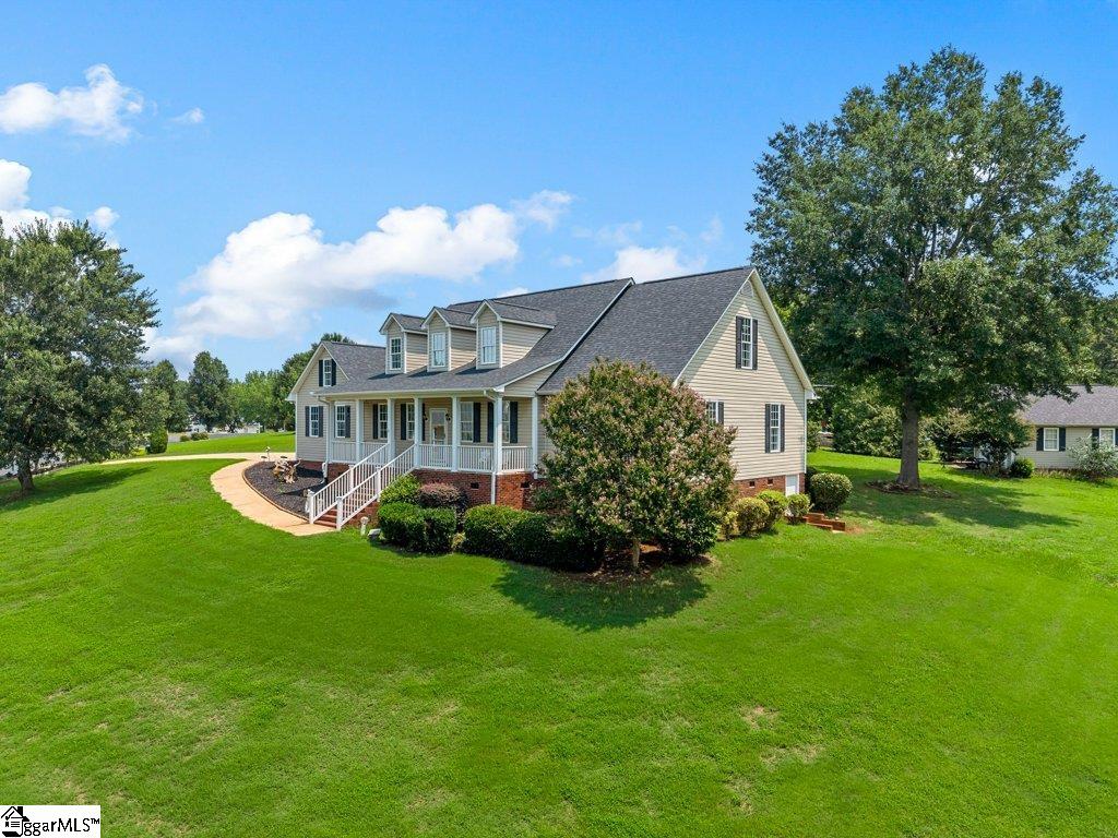 404 Shallowford Drive Property Photo 3