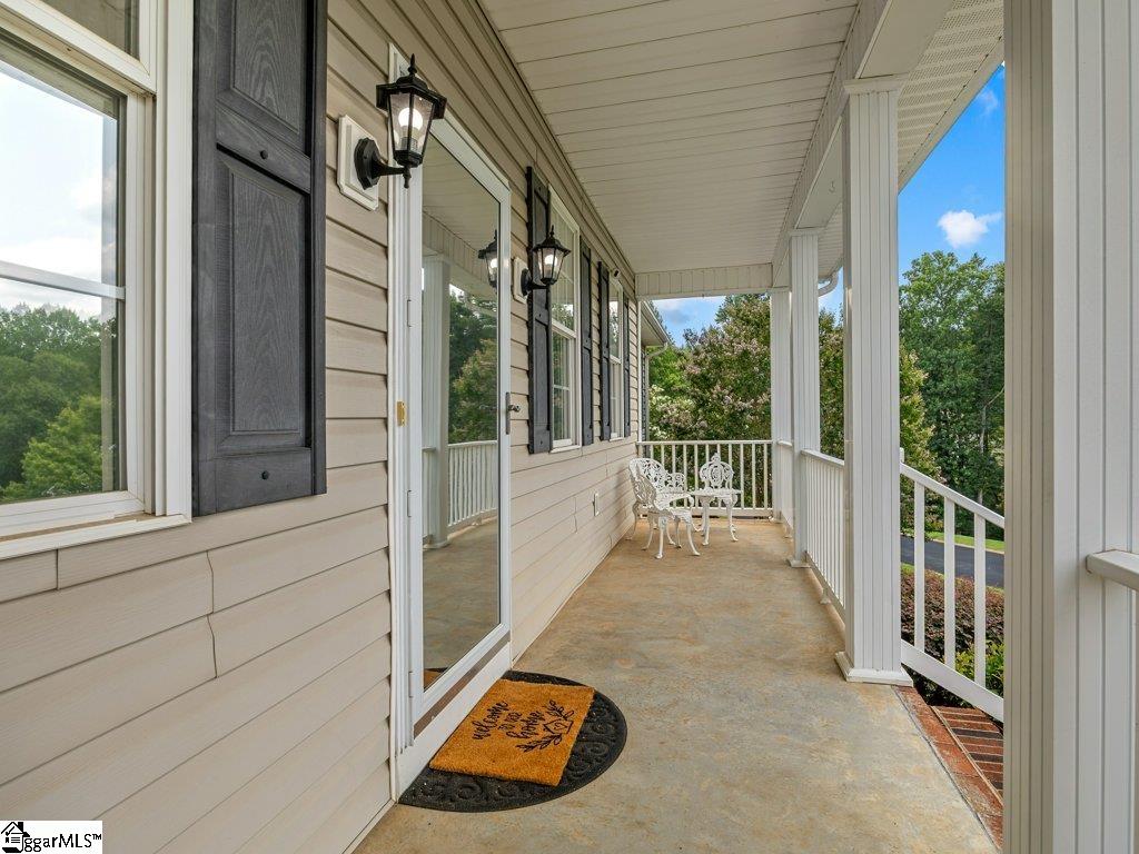 404 Shallowford Drive Property Photo 8