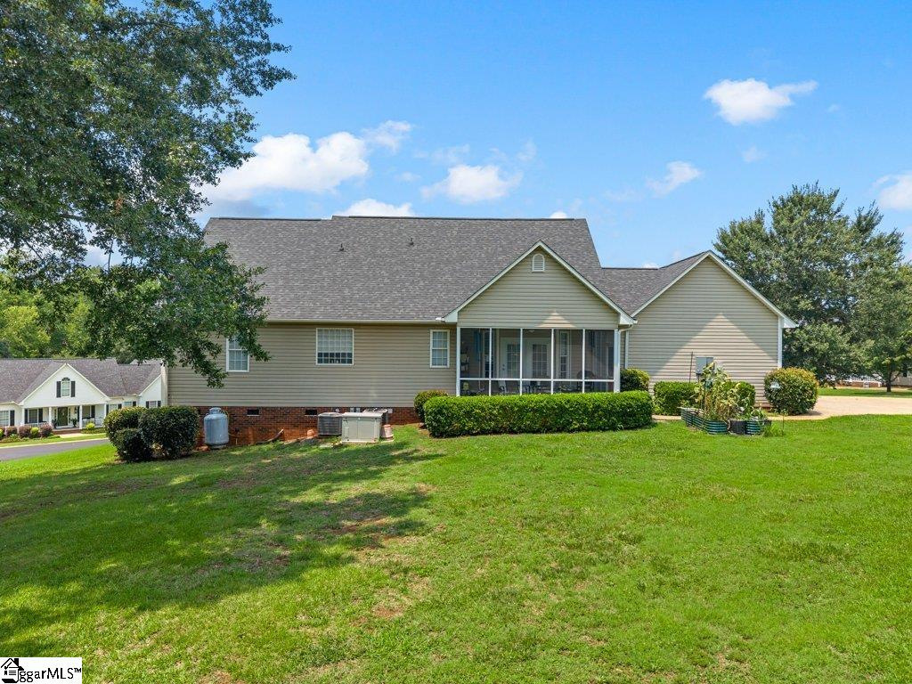 404 Shallowford Drive Property Photo 46