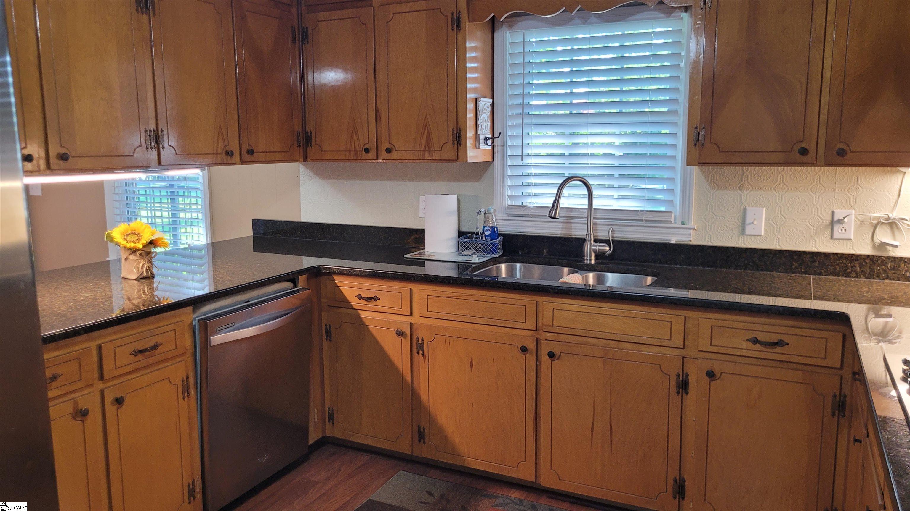 105 Blakely Avenue Property Photo 5