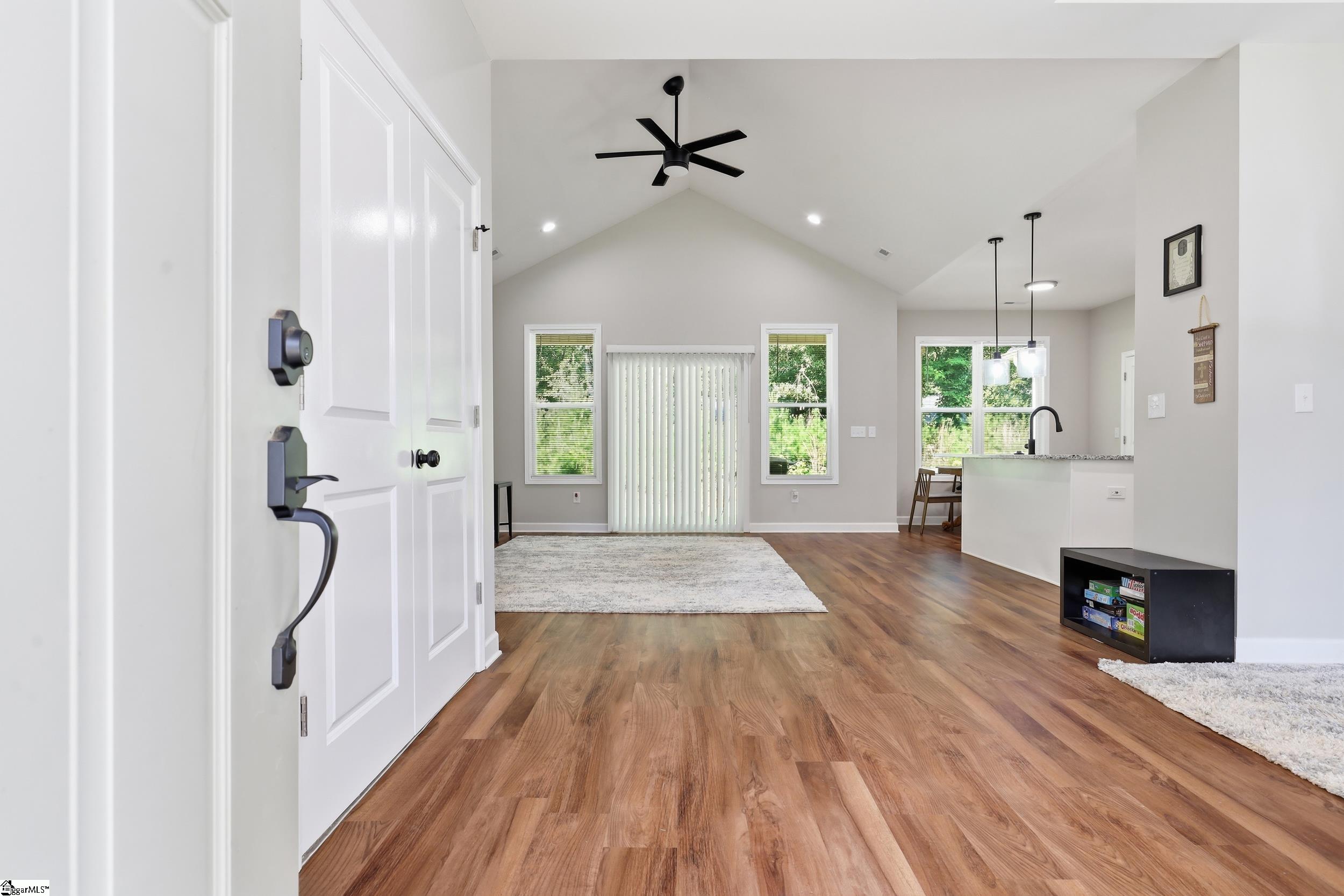 504 Old Stagecoach Road Property Photo 3
