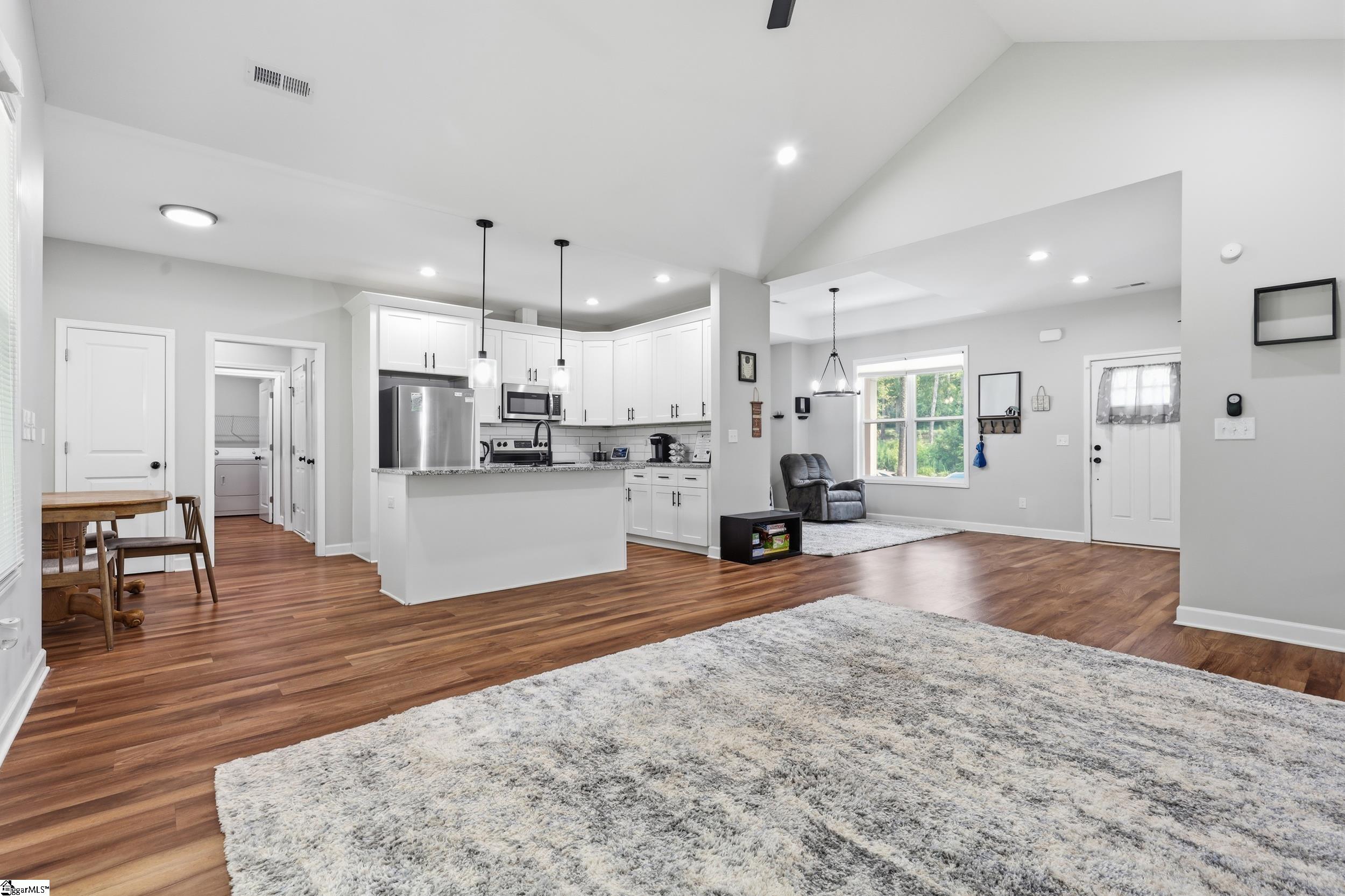 504 Old Stagecoach Road Property Photo 8