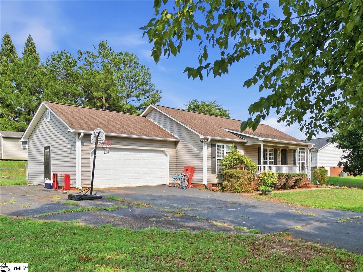113 Beaver Creek Drive Property Photo 2