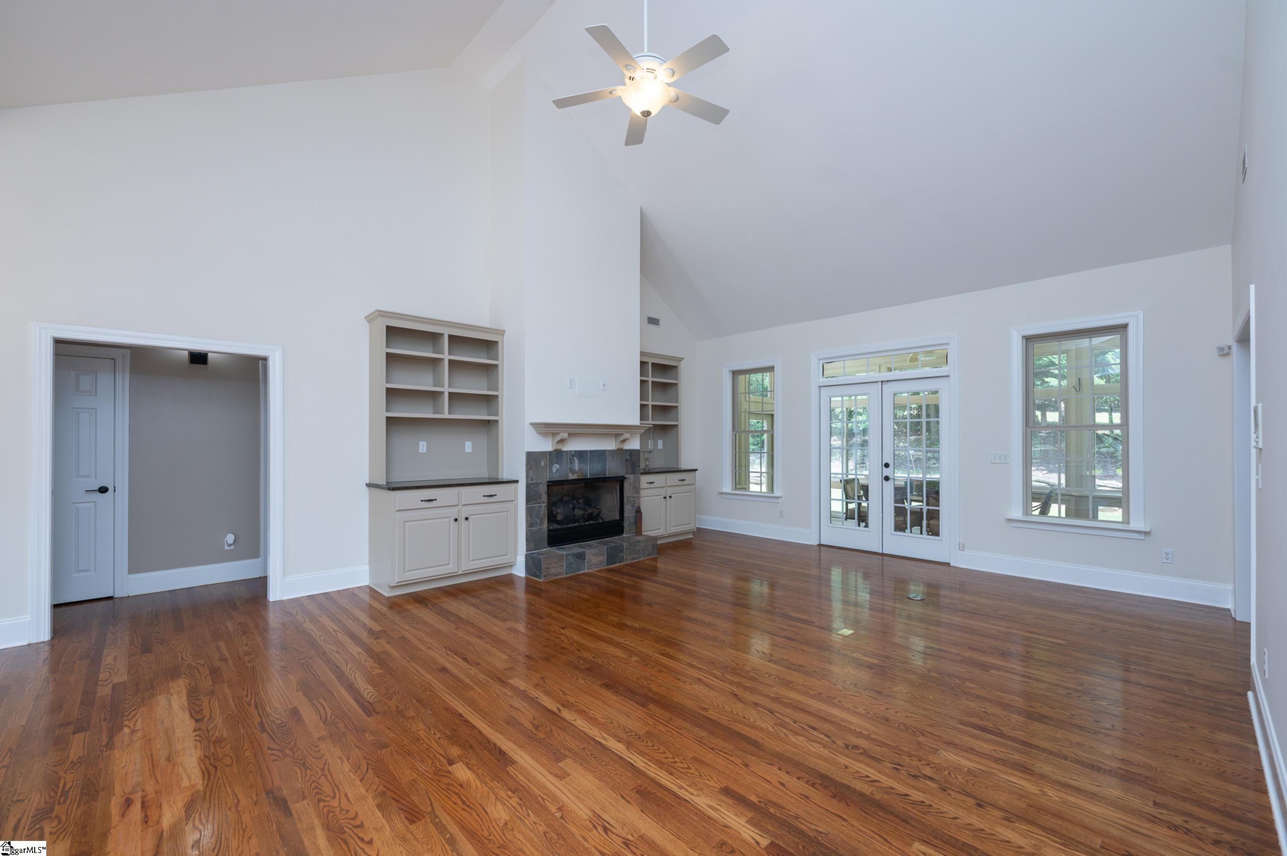 208 Glen Meadows Drive Property Photo 8