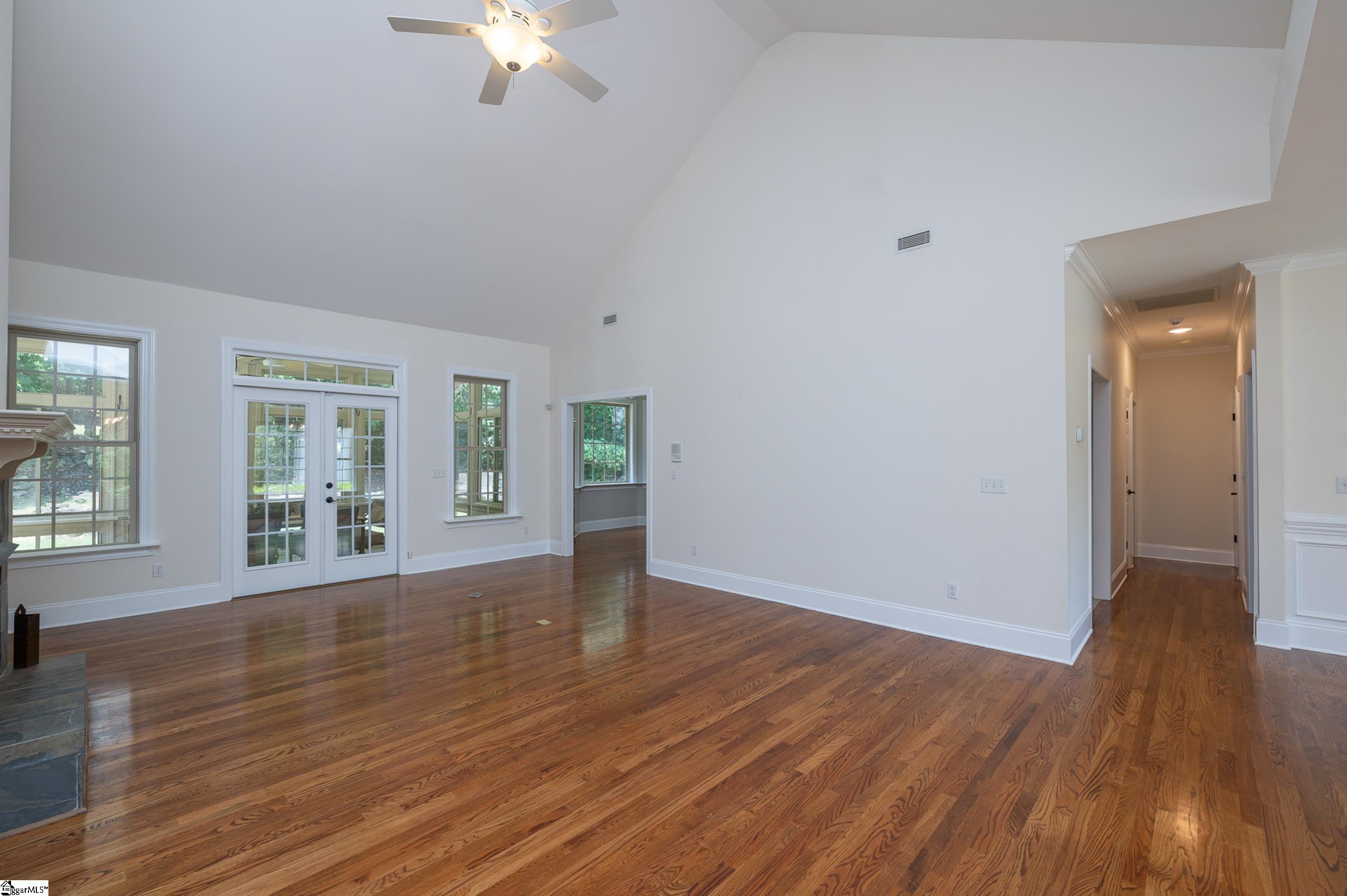 208 Glen Meadows Drive Property Photo 10
