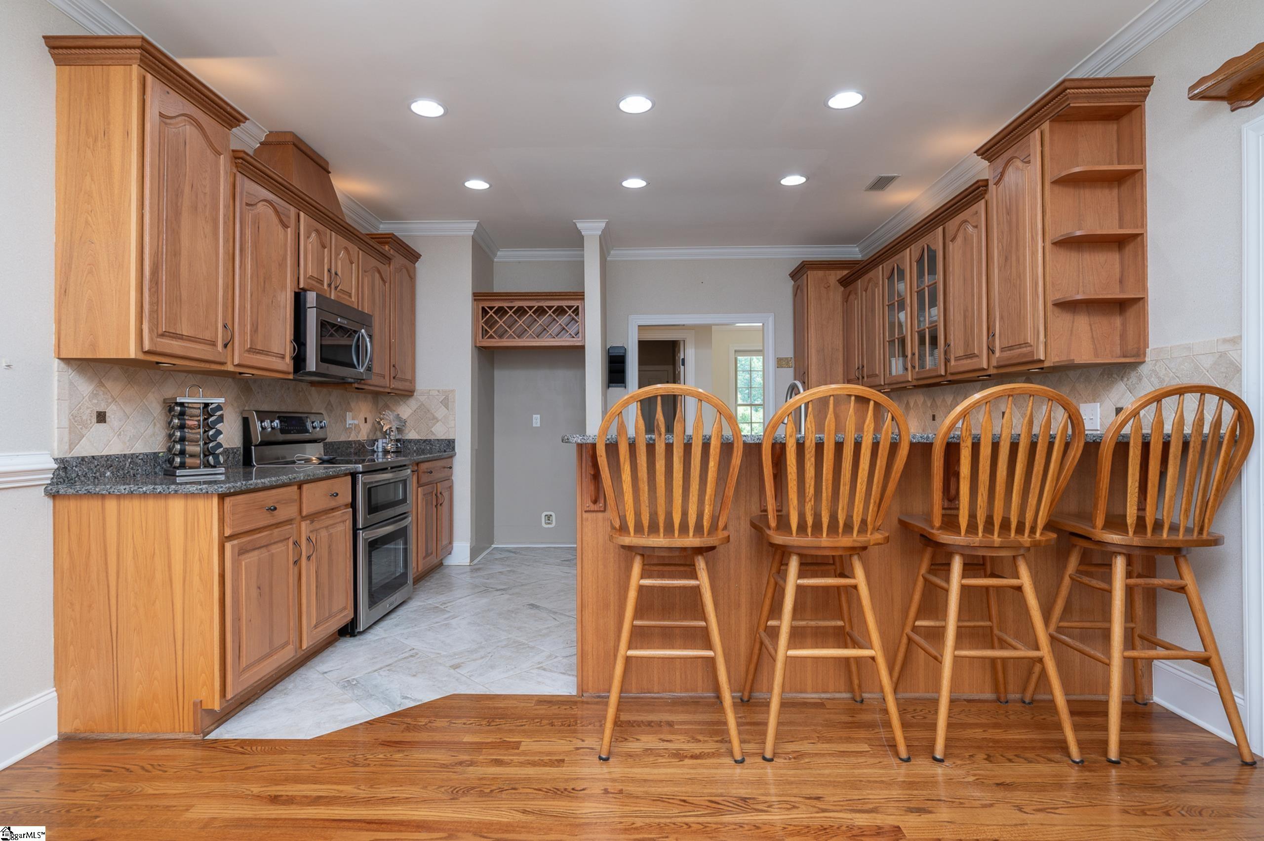 208 Glen Meadows Drive Property Photo 14