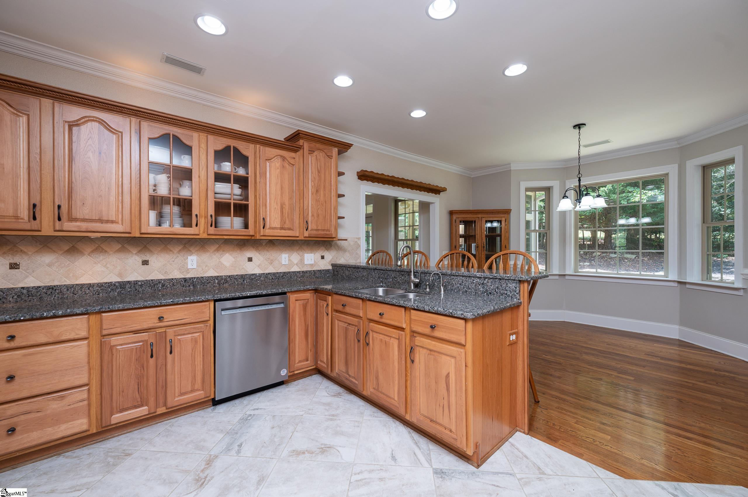 208 Glen Meadows Drive Property Photo 16