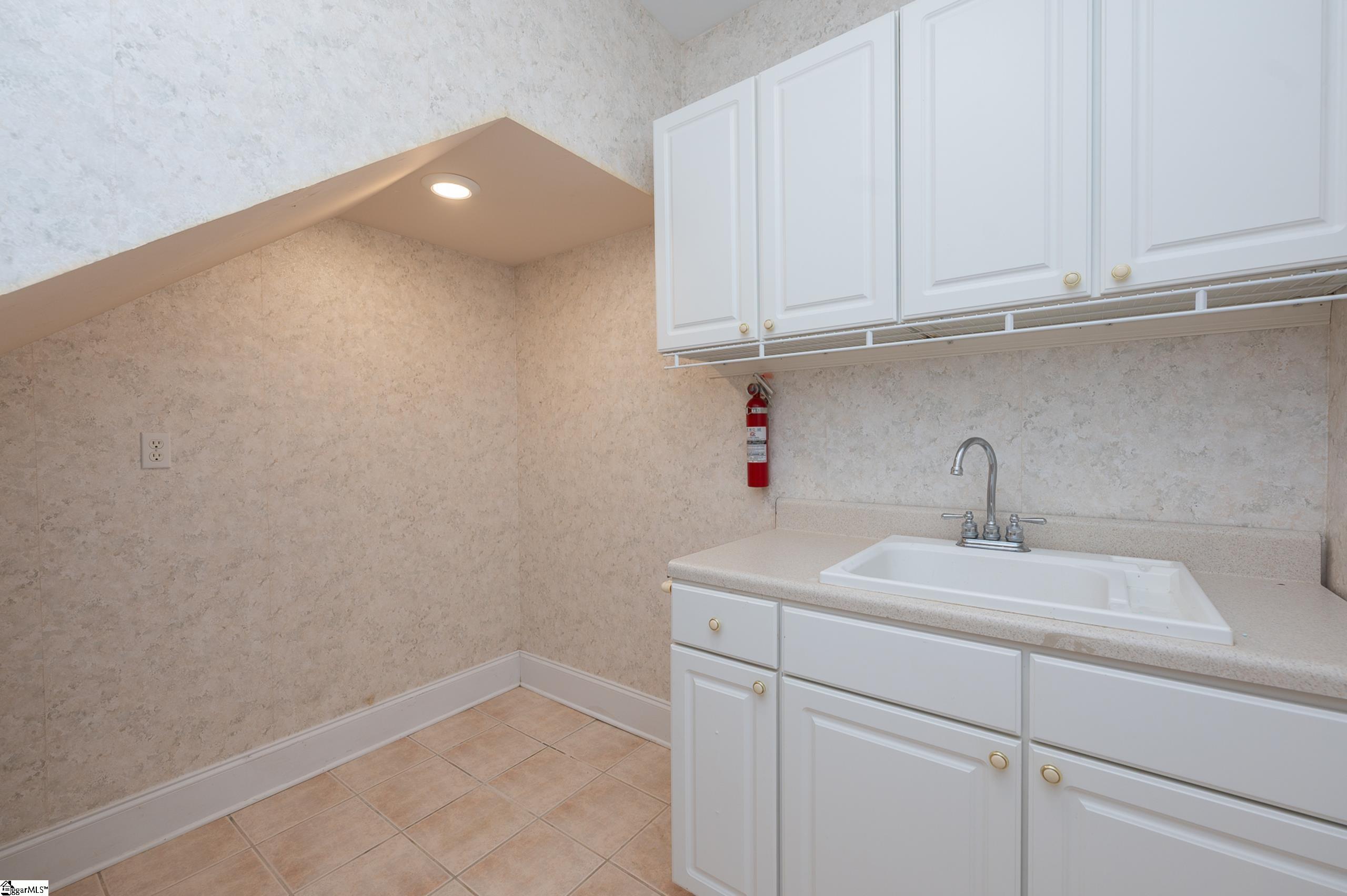 208 Glen Meadows Drive Property Photo 19