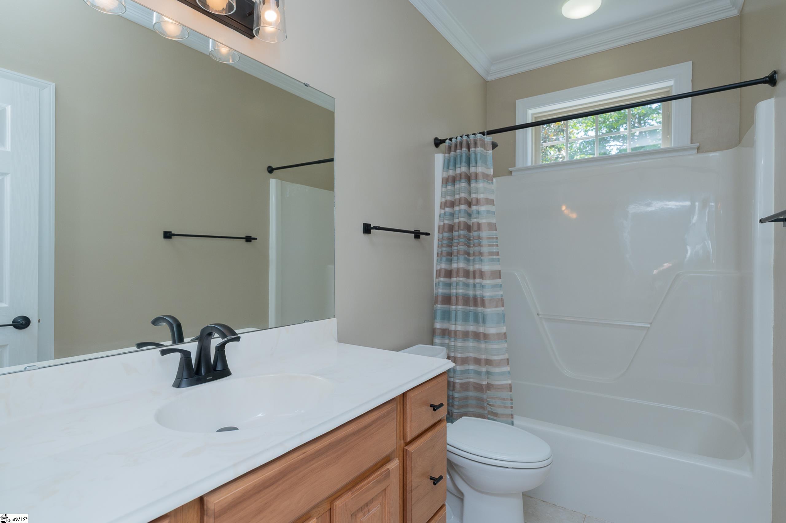 208 Glen Meadows Drive Property Photo 28