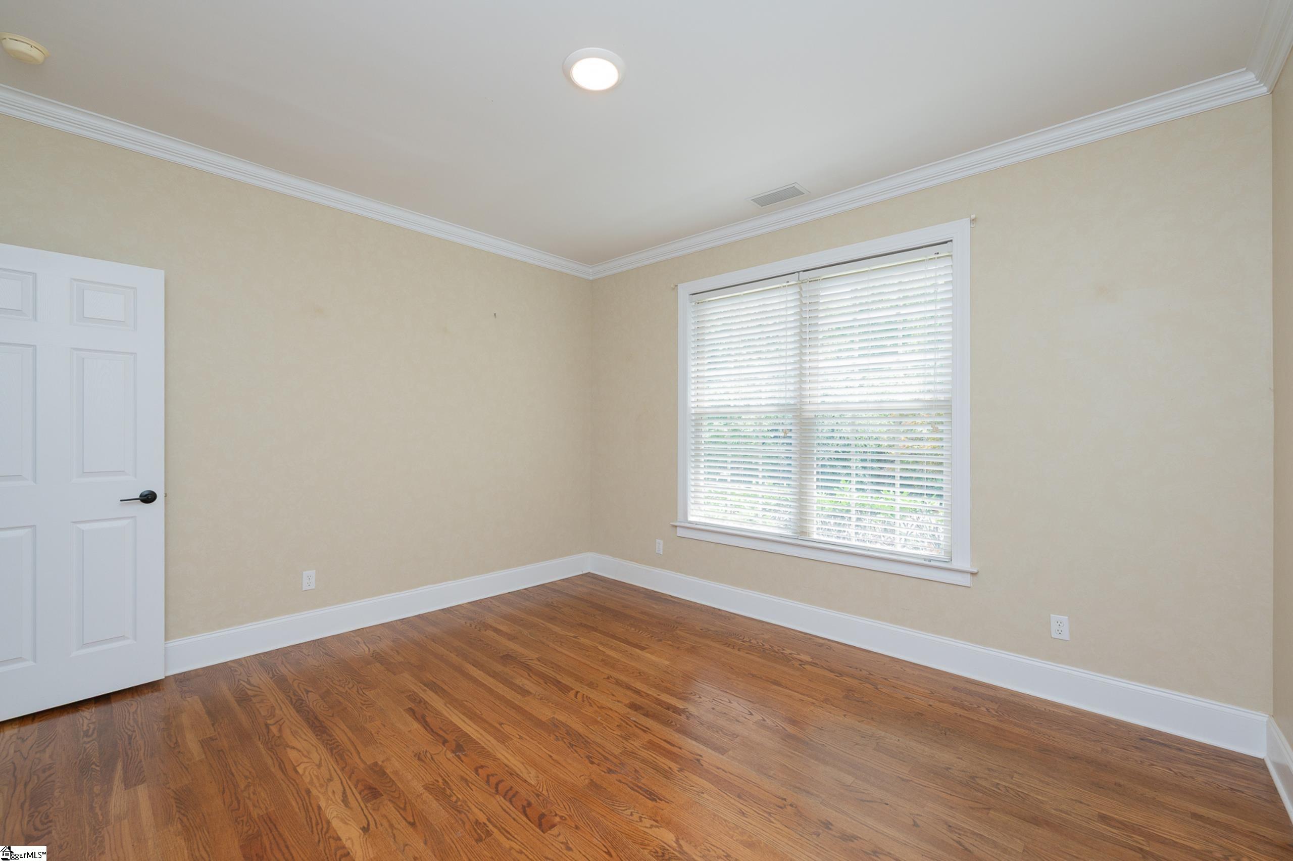 208 Glen Meadows Drive Property Photo 30