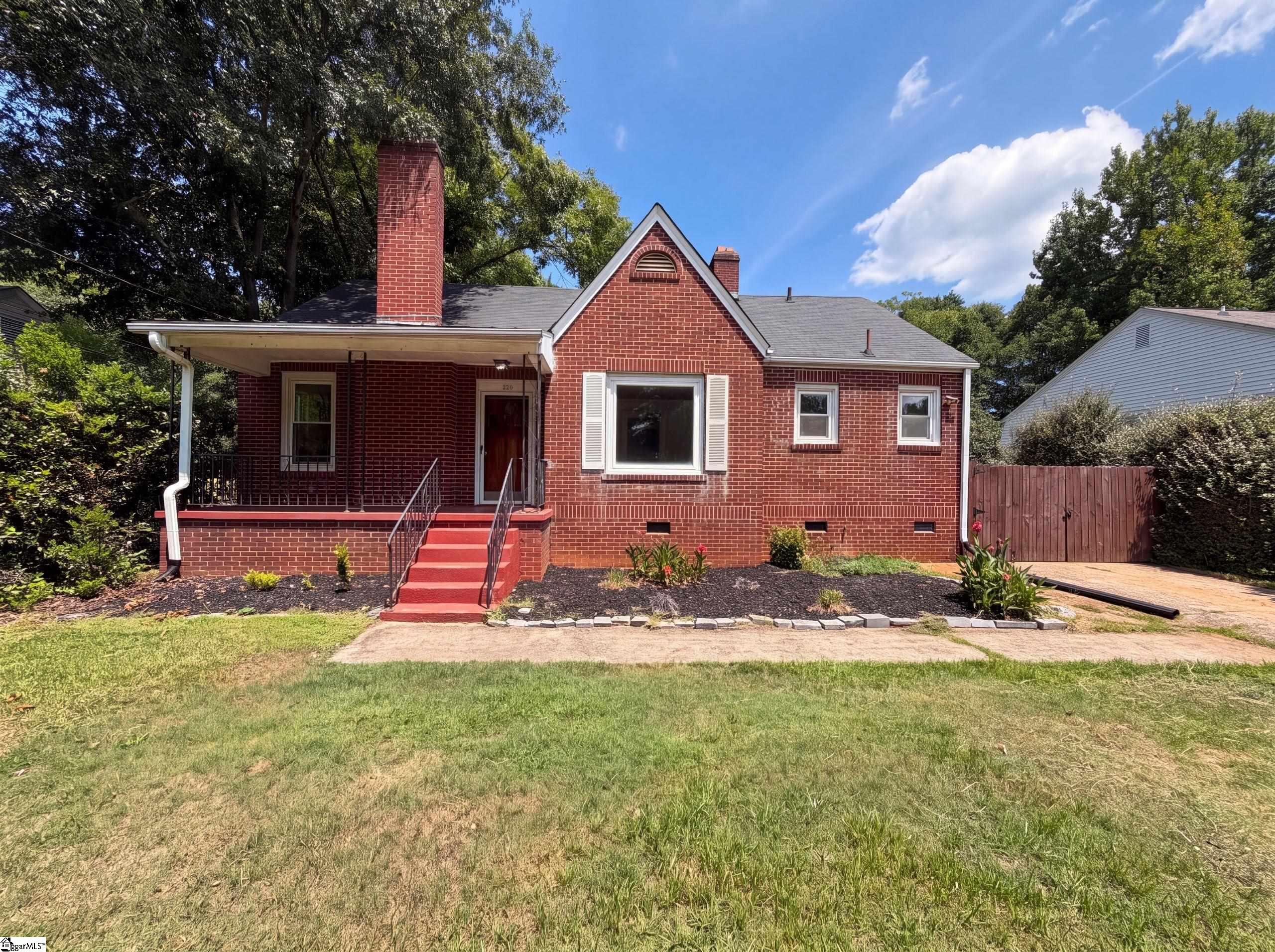 309 E Blue Ridge Drive Property Photo 1