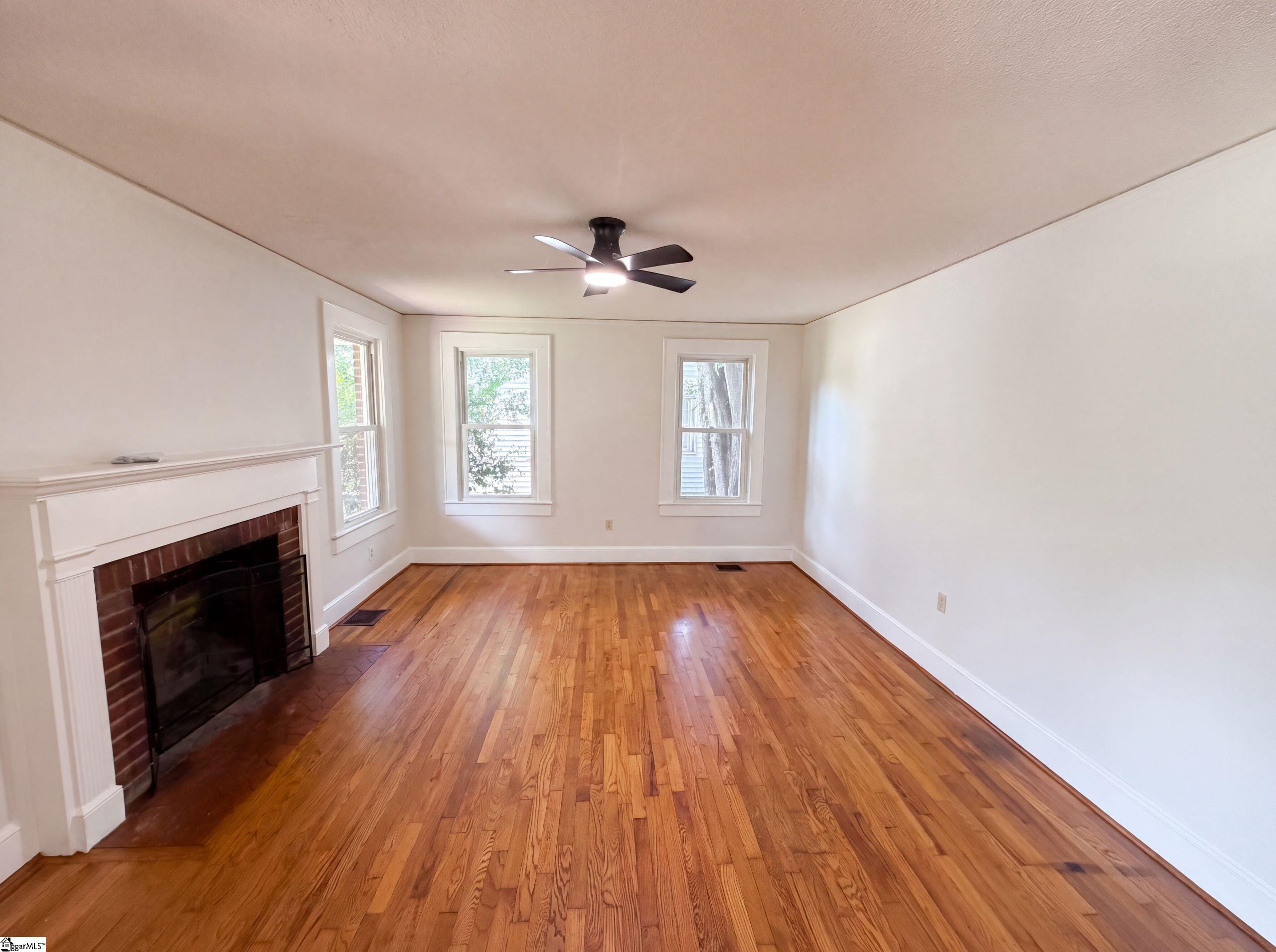 309 E Blue Ridge Drive Property Photo 3
