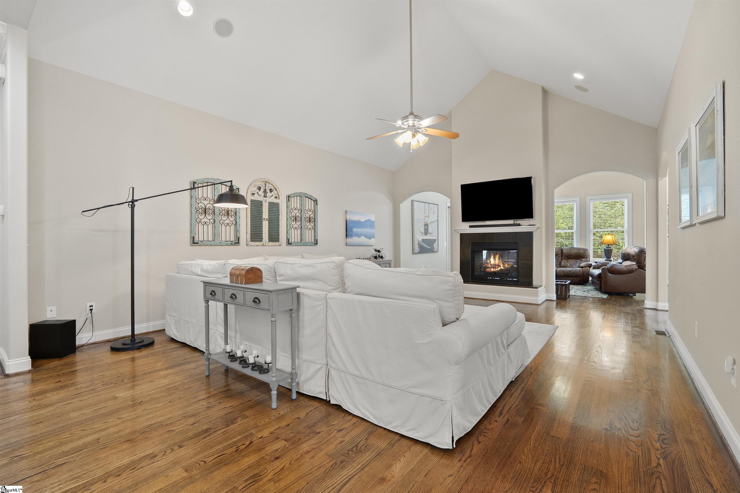 1599634 Property Photo 7