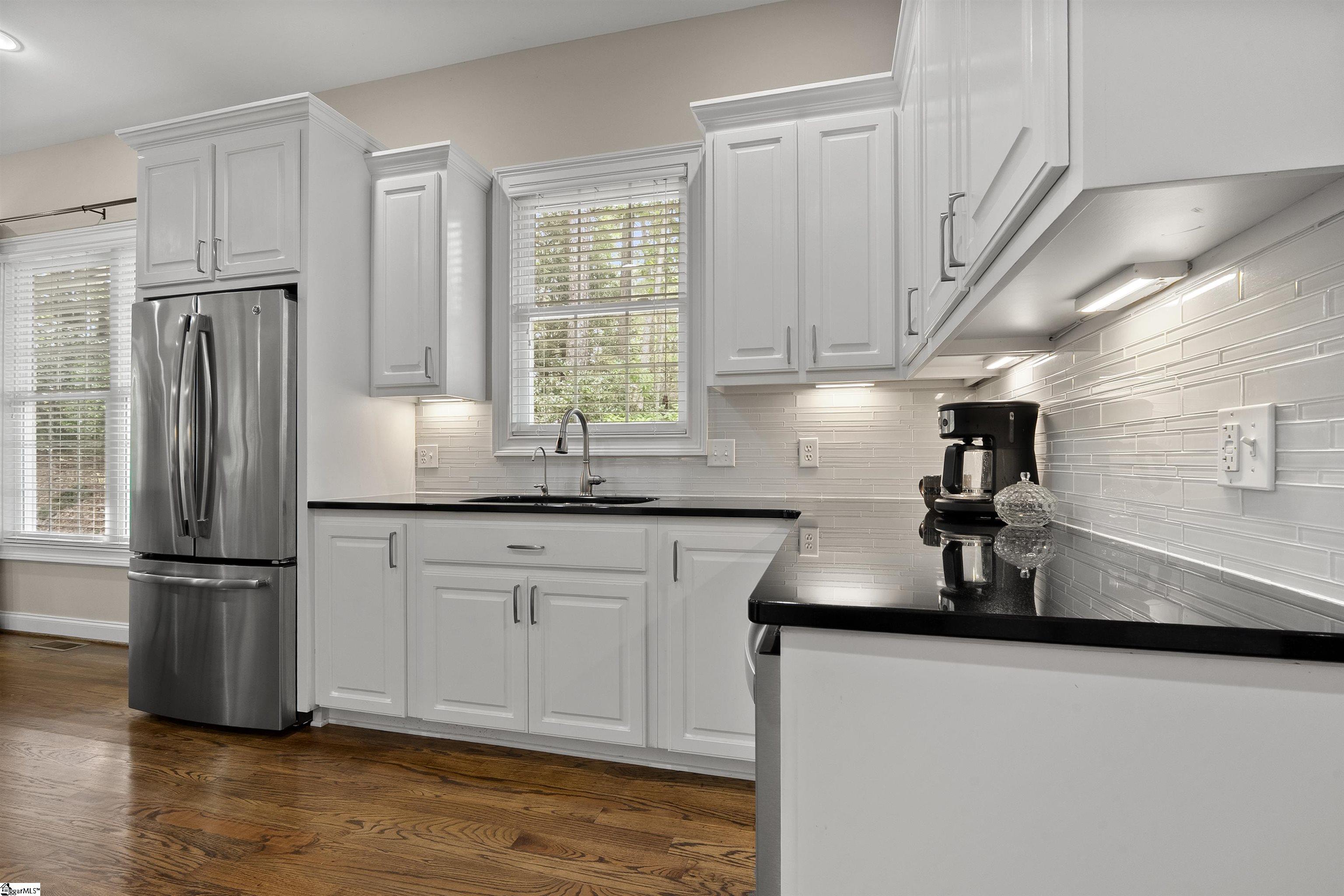 1599634 Property Photo 11