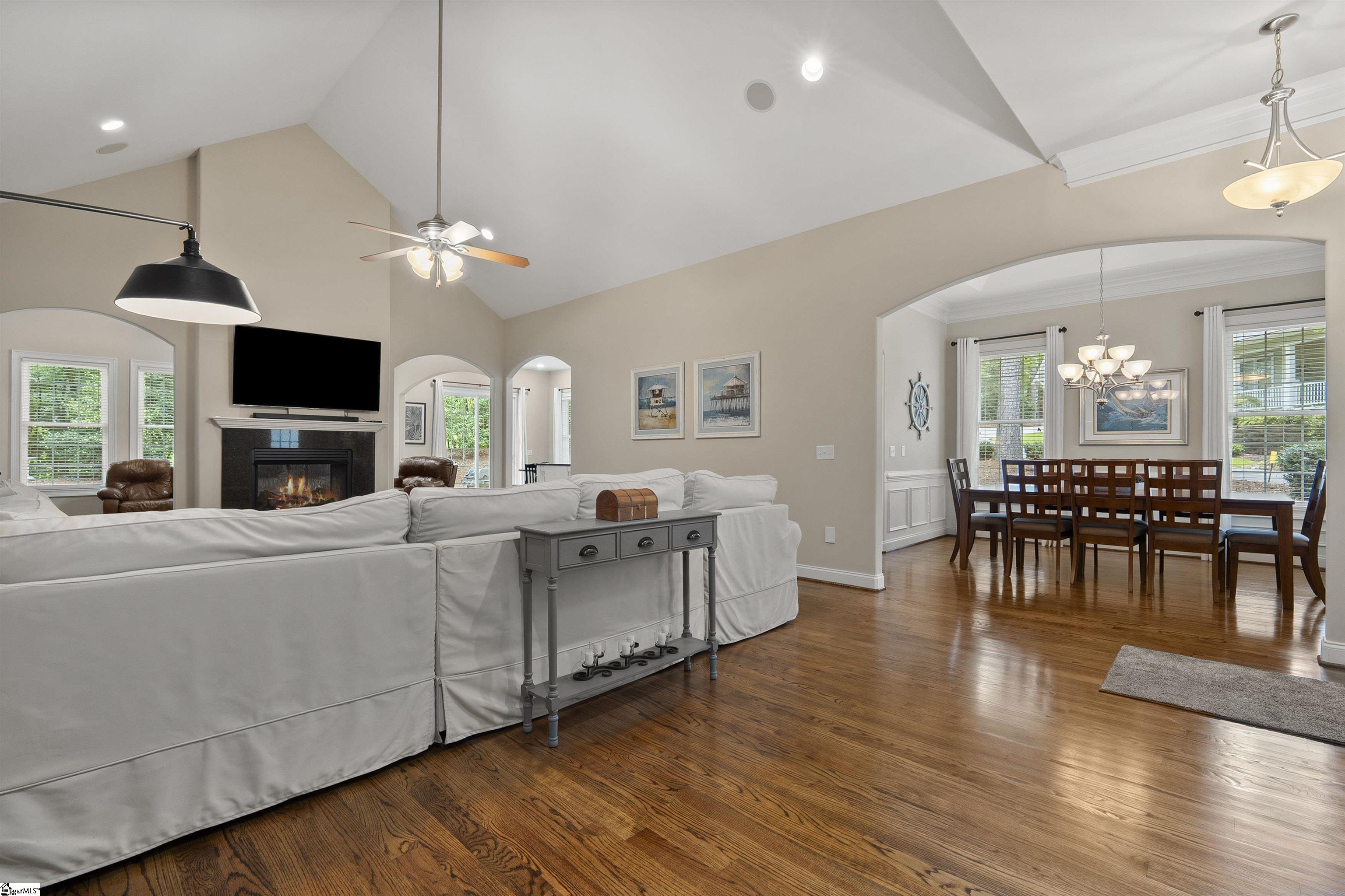 1599634 Property Photo 18