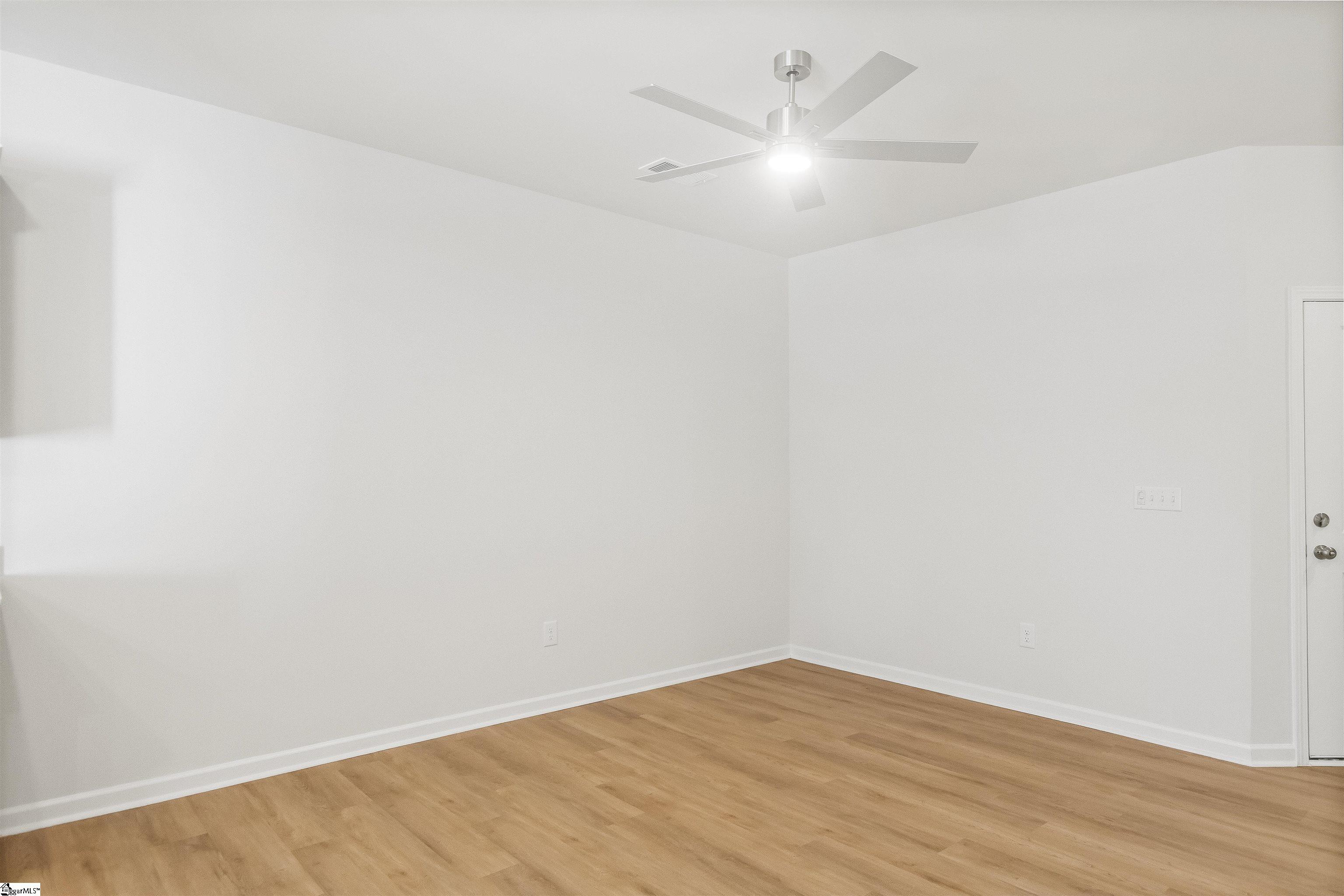 32 Stoneview Way Property Photo 8