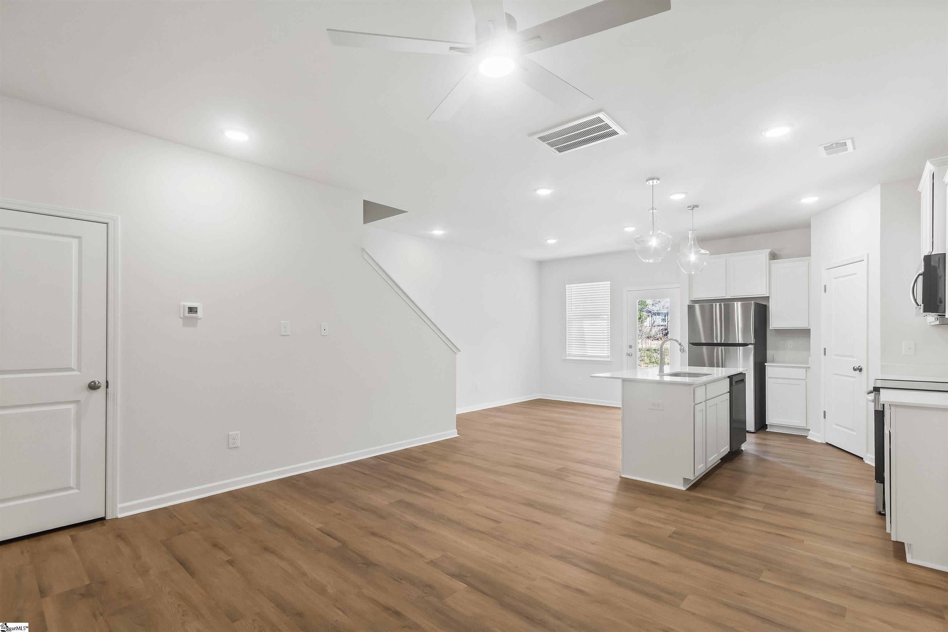 32 Stoneview Way Property Photo 16