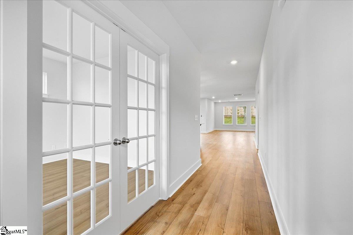 155 Ives Way Property Photo 3