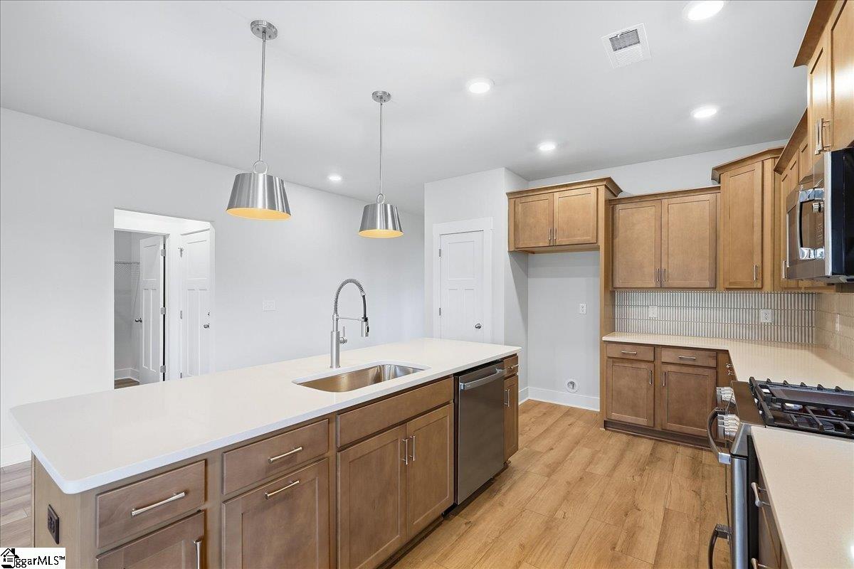 155 Ives Way Property Photo 9