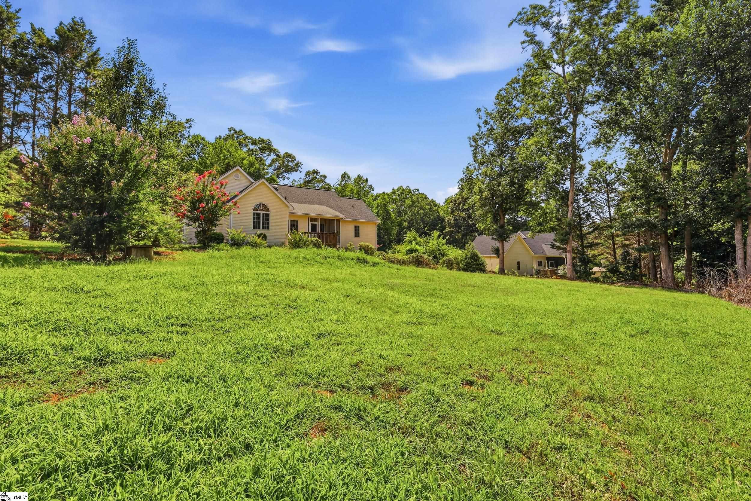 105 Taxiway Avenue Property Photo 6