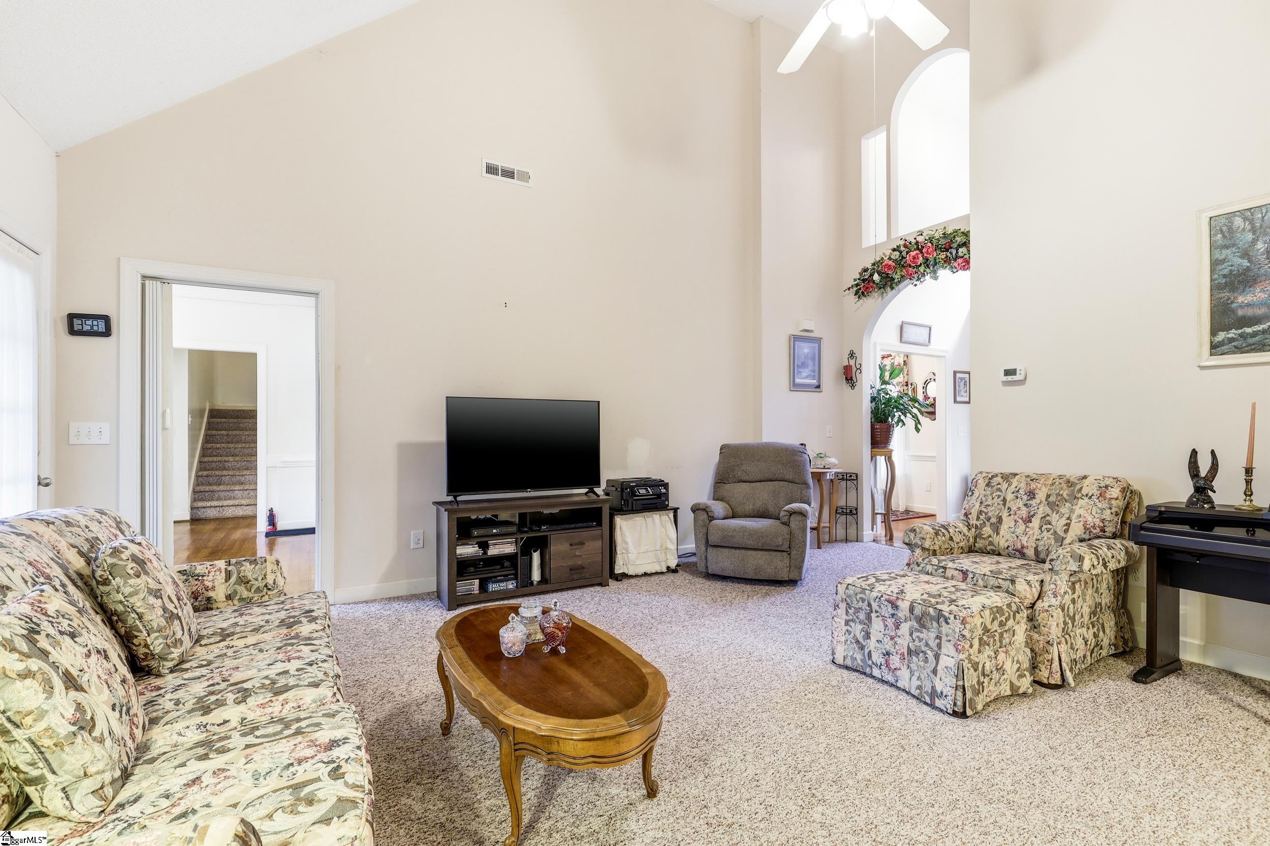 105 Taxiway Avenue Property Photo 11
