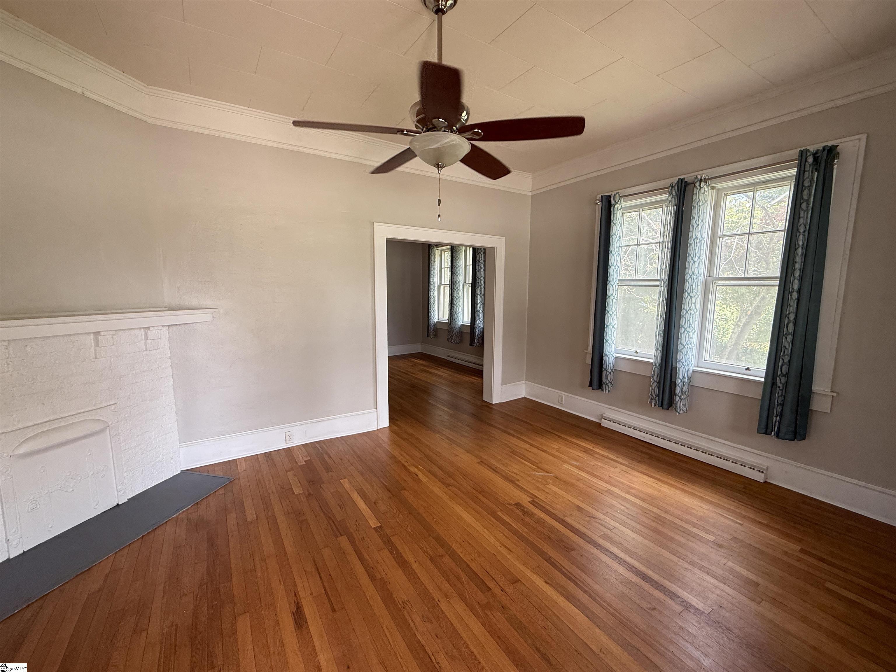 210 W Maple Street Property Photo 4
