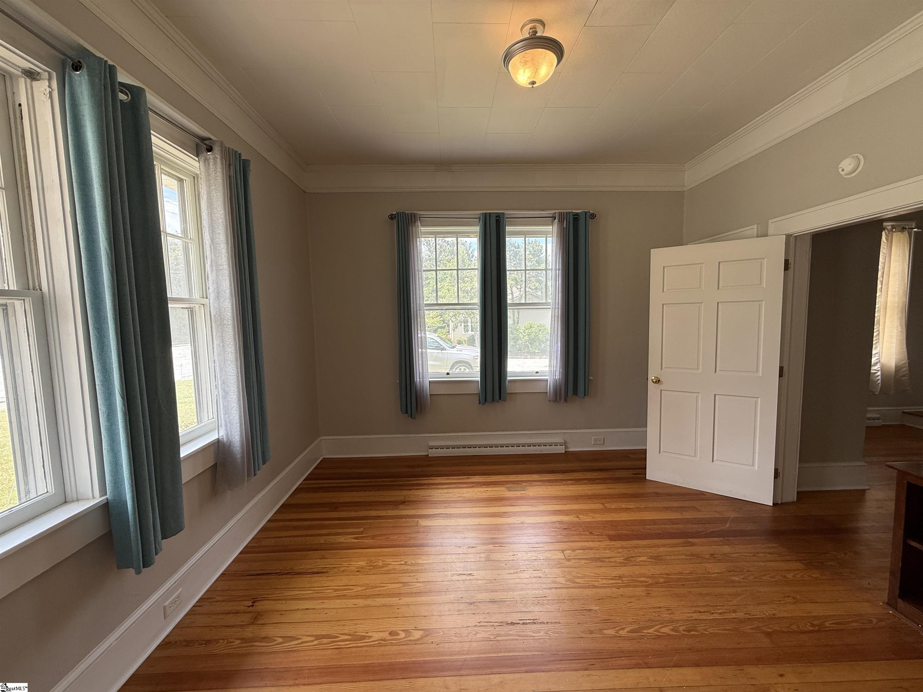 210 W Maple Street Property Photo 5