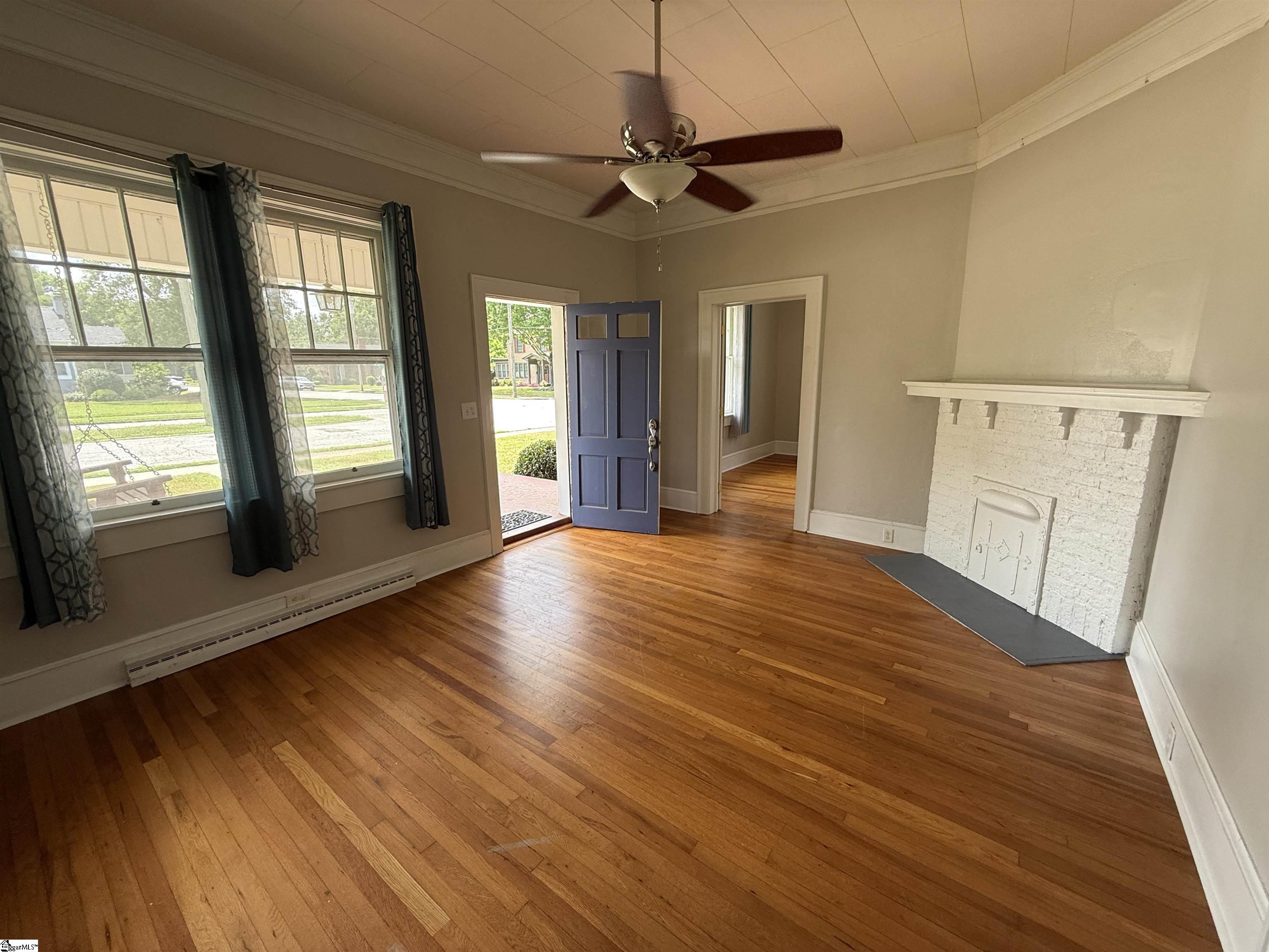 210 W Maple Street Property Photo 6