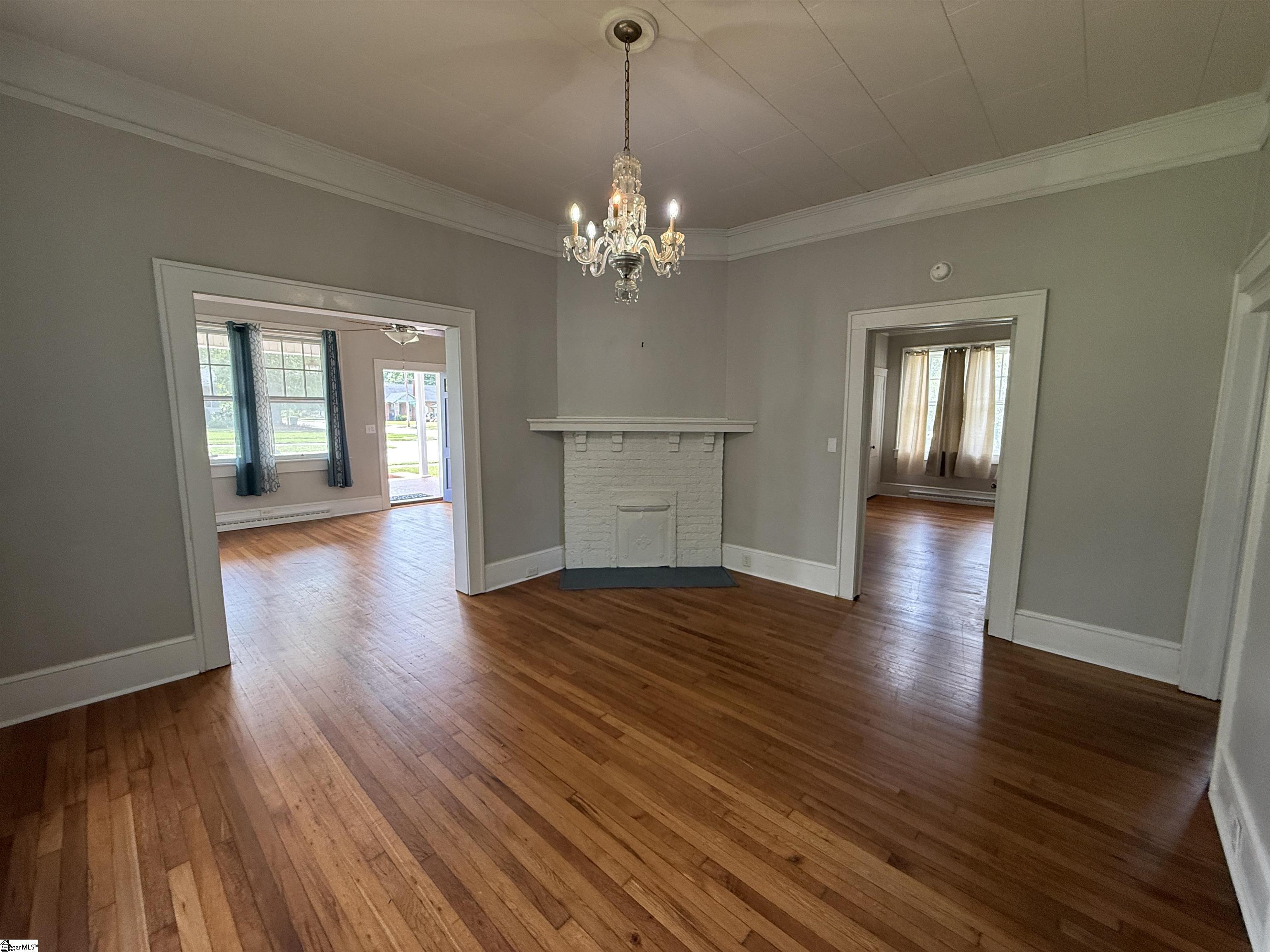 210 W Maple Street Property Photo 9