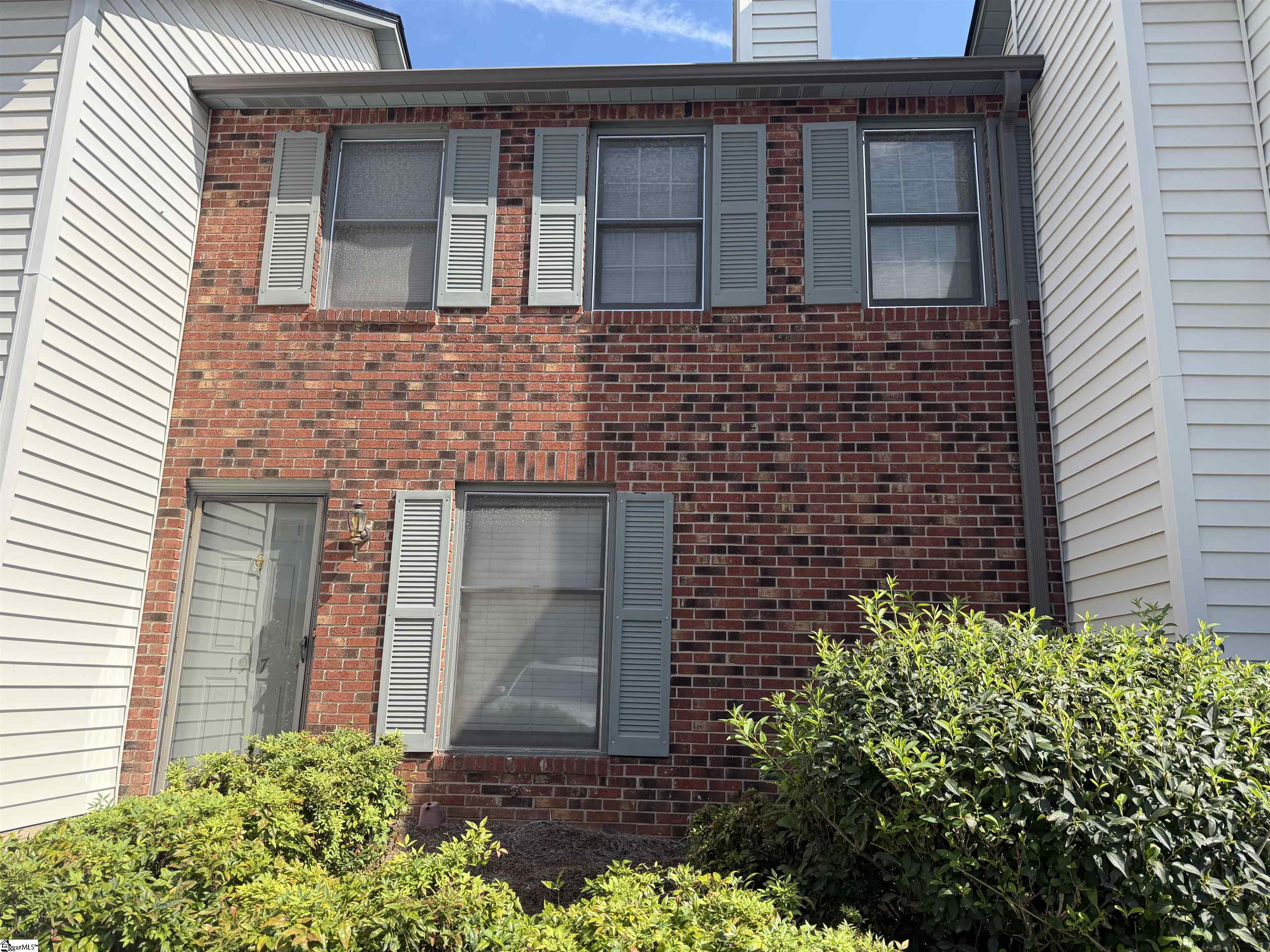 1907 Spring Wood Drive Property Photo 3