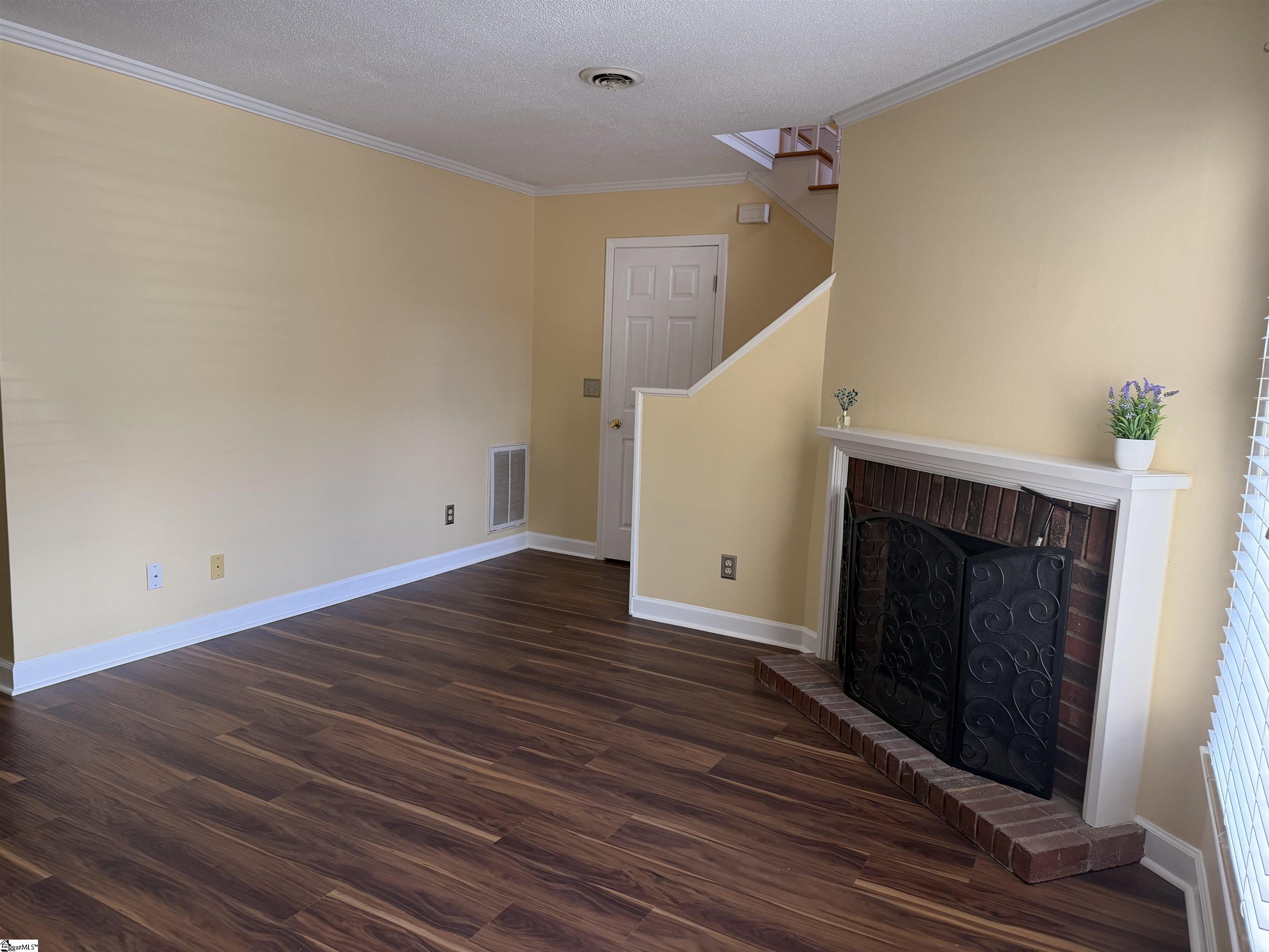 1907 Spring Wood Drive Property Photo 5