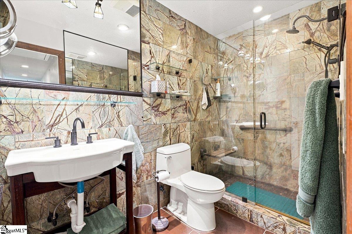 213 Cox Ridge Court Property Photo 8