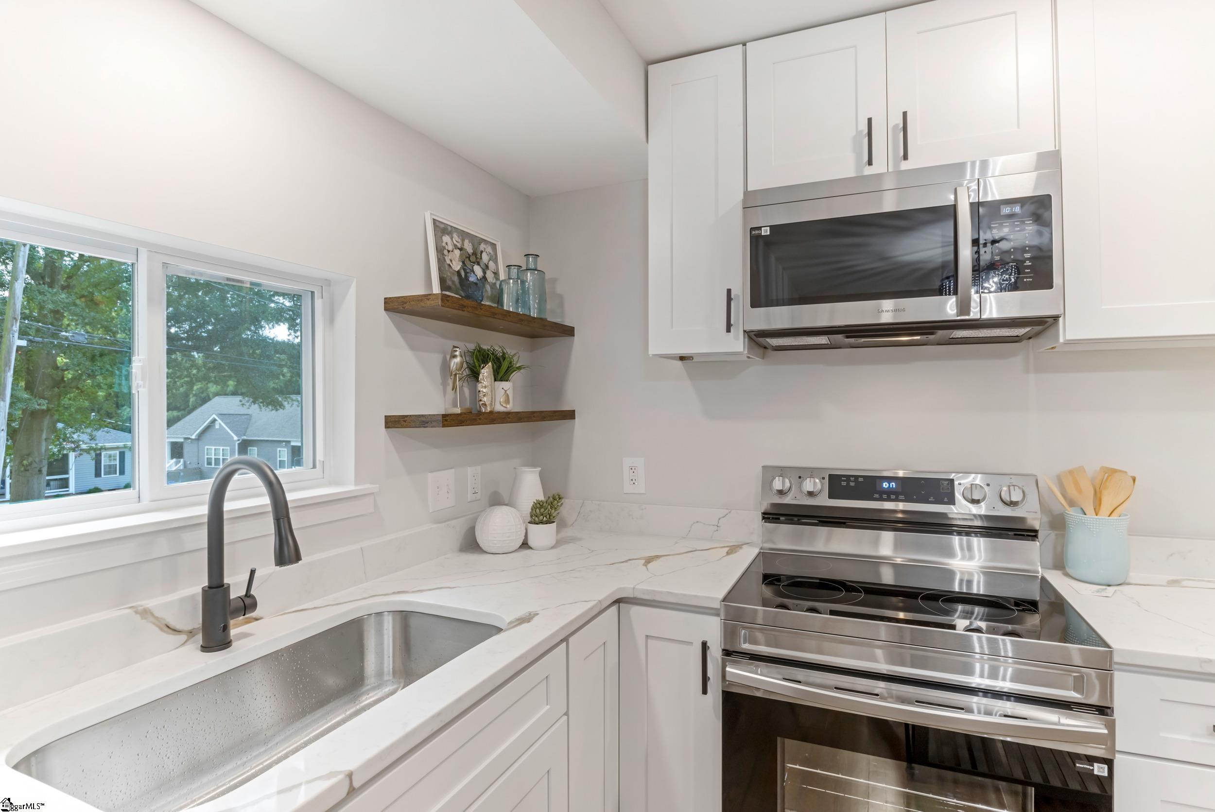 12 E Decatur Street Property Photo 11