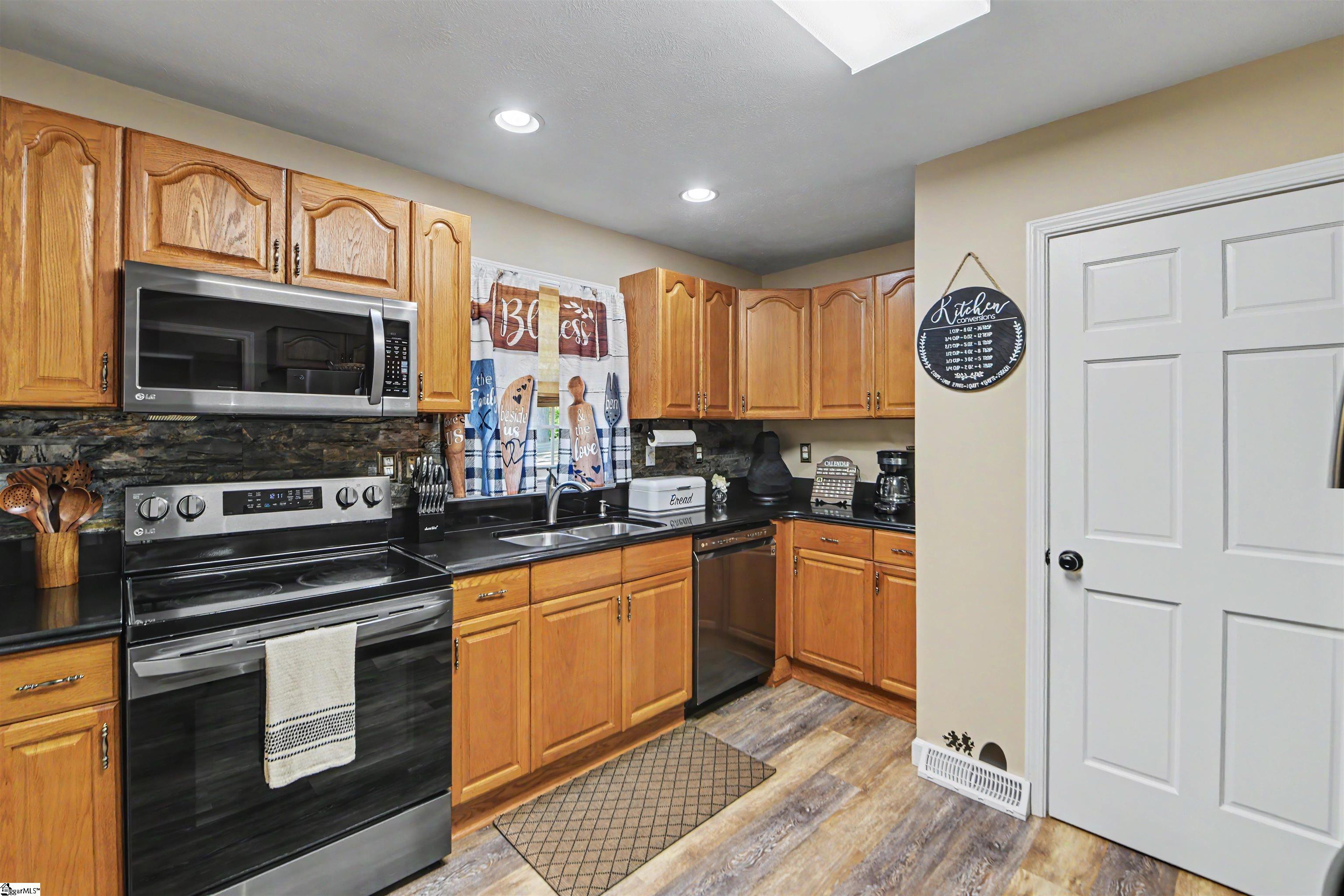 159 Oak Hill Drive Property Photo 12