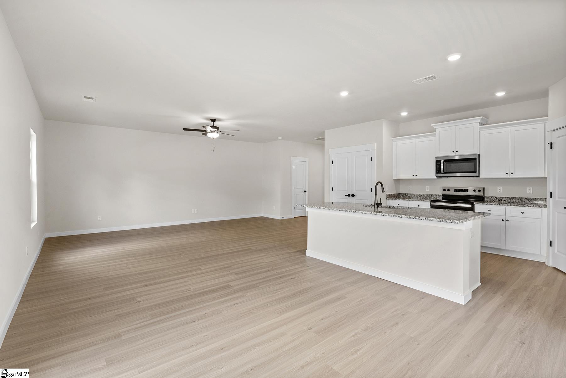 1237 Crested Iris Street Property Photo 3