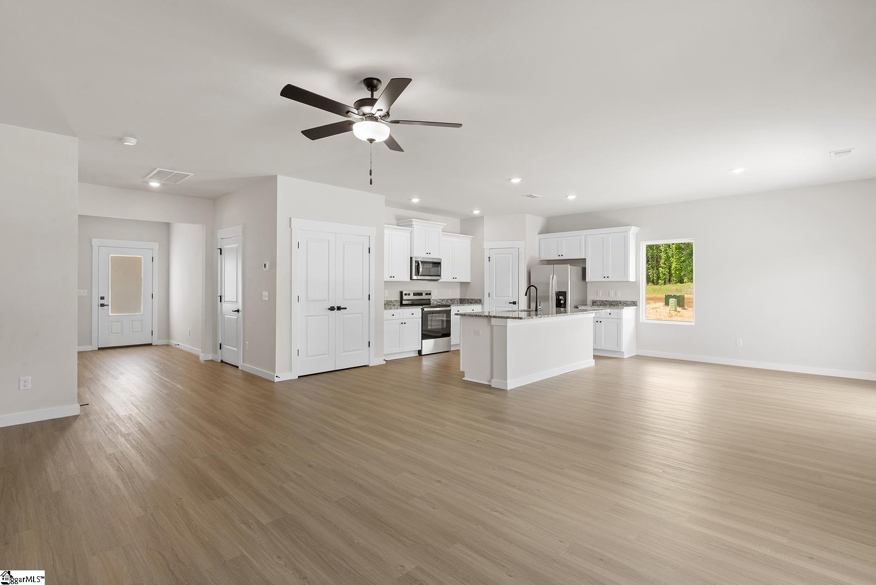 1237 Crested Iris Street Property Photo 4