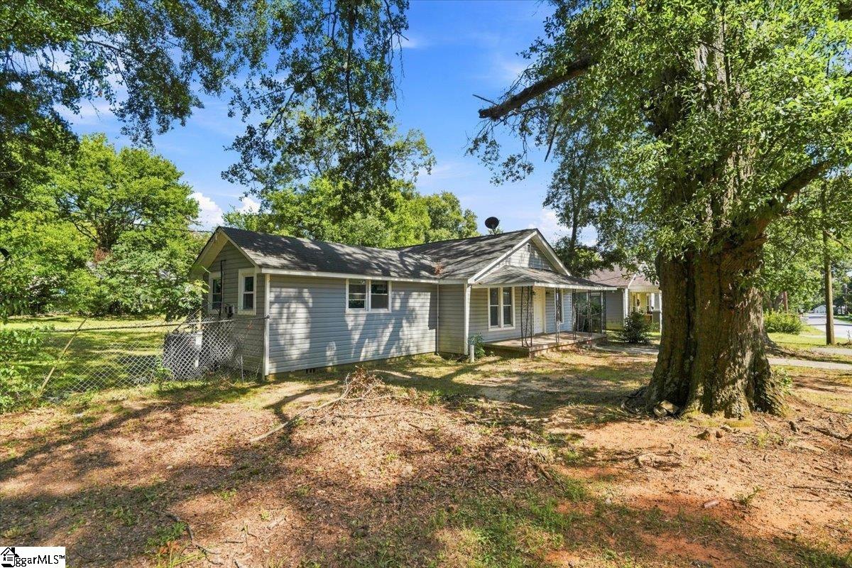 322 W Wilburn Avenue Property Photo 4