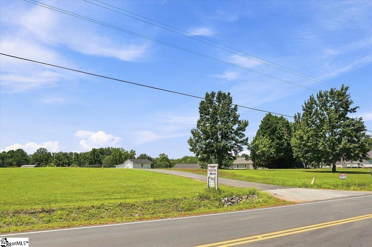 557 Seay Road Property Photo 13