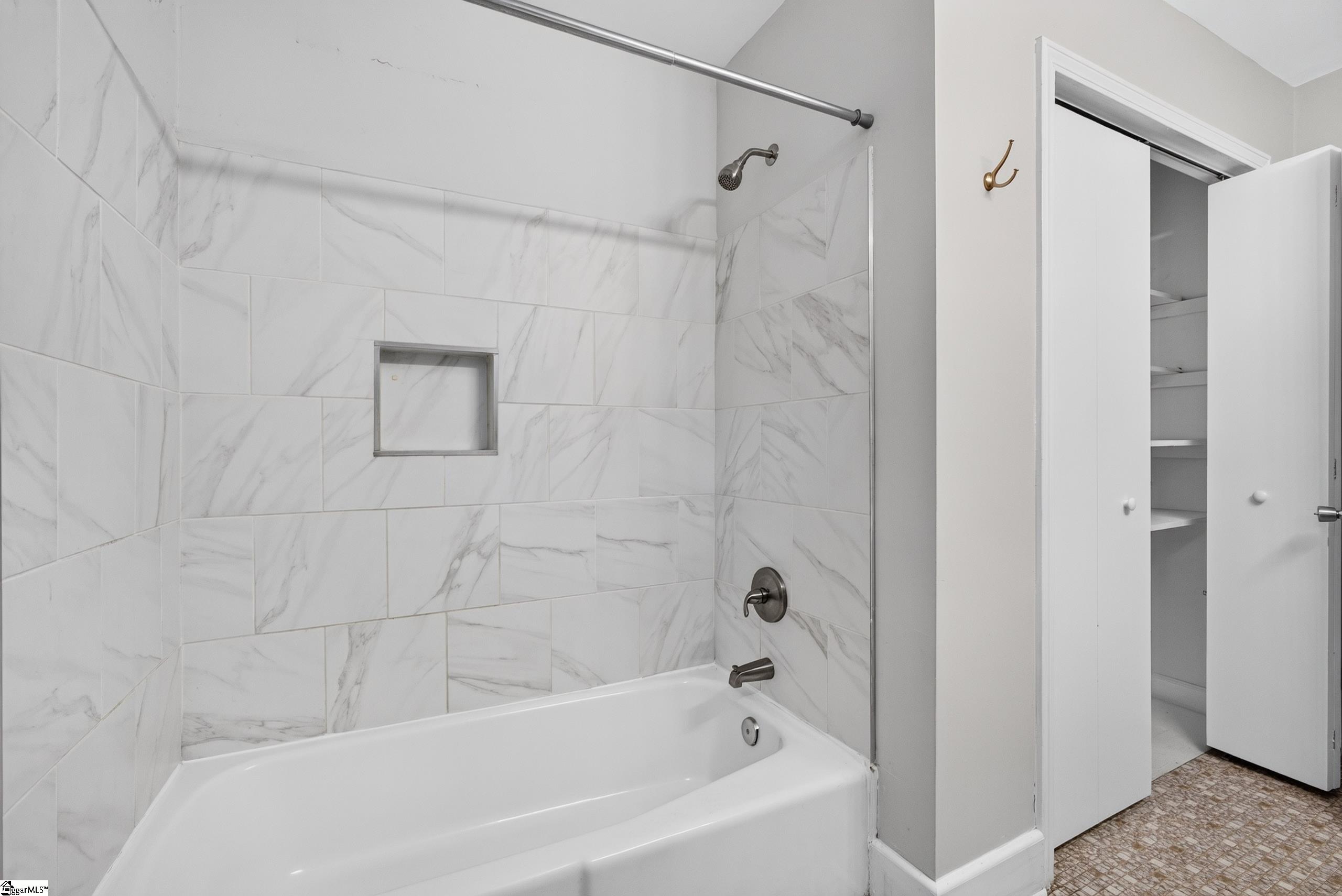 200 Creighton Drive Property Photo 15