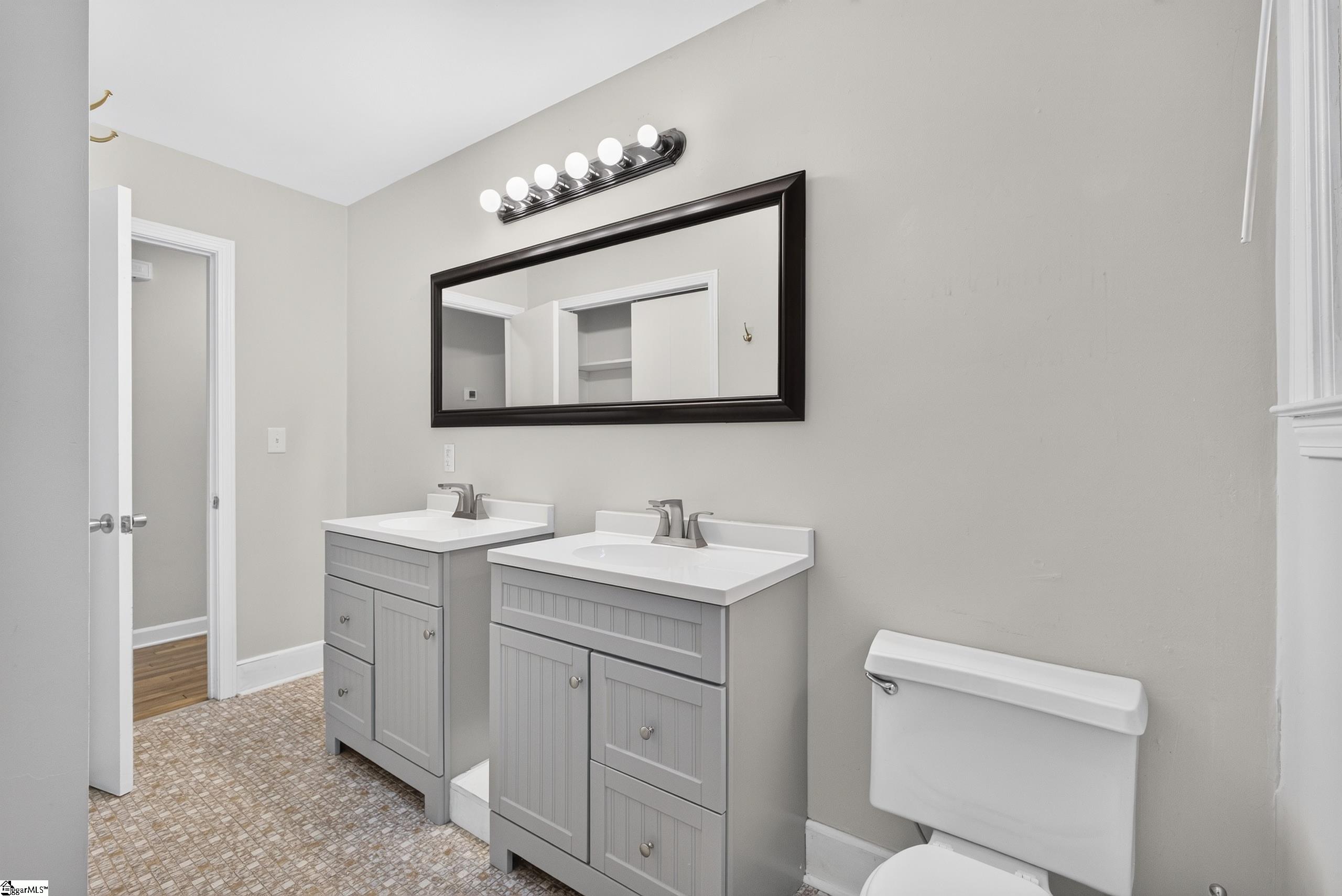 200 Creighton Drive Property Photo 16