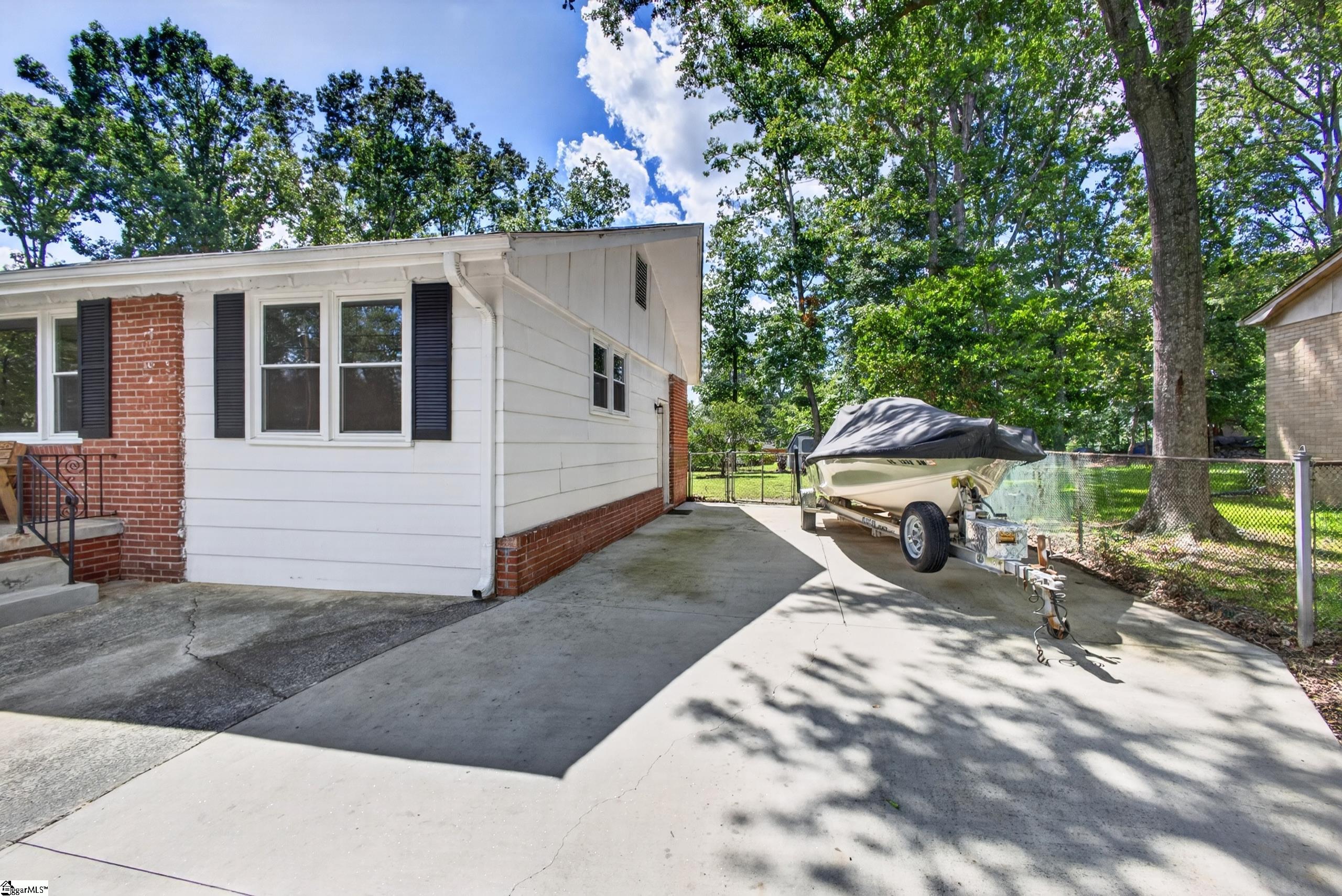 200 Creighton Drive Property Photo 23