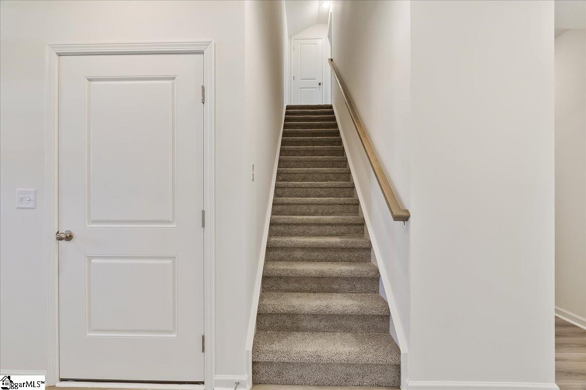 2049 Halton Oaks Drive Property Photo 28