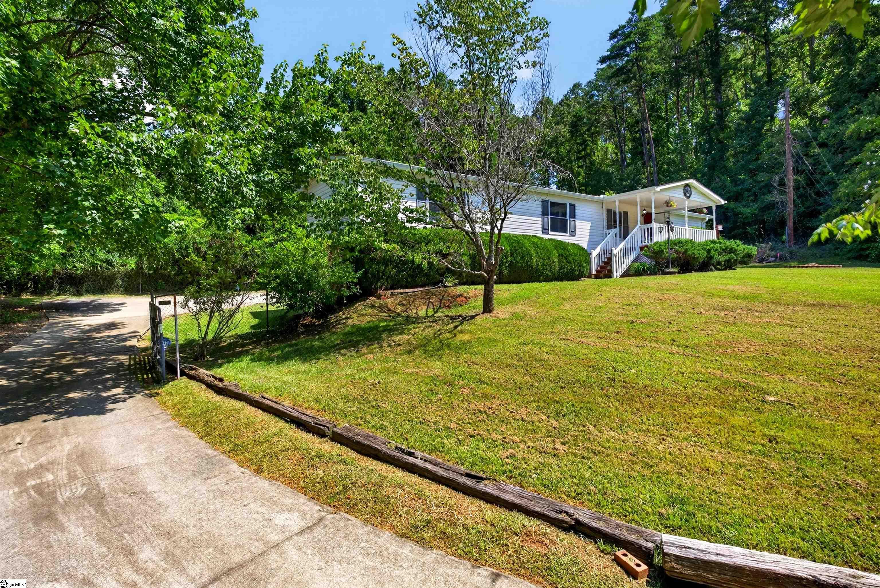 1599793 Property Photo 3