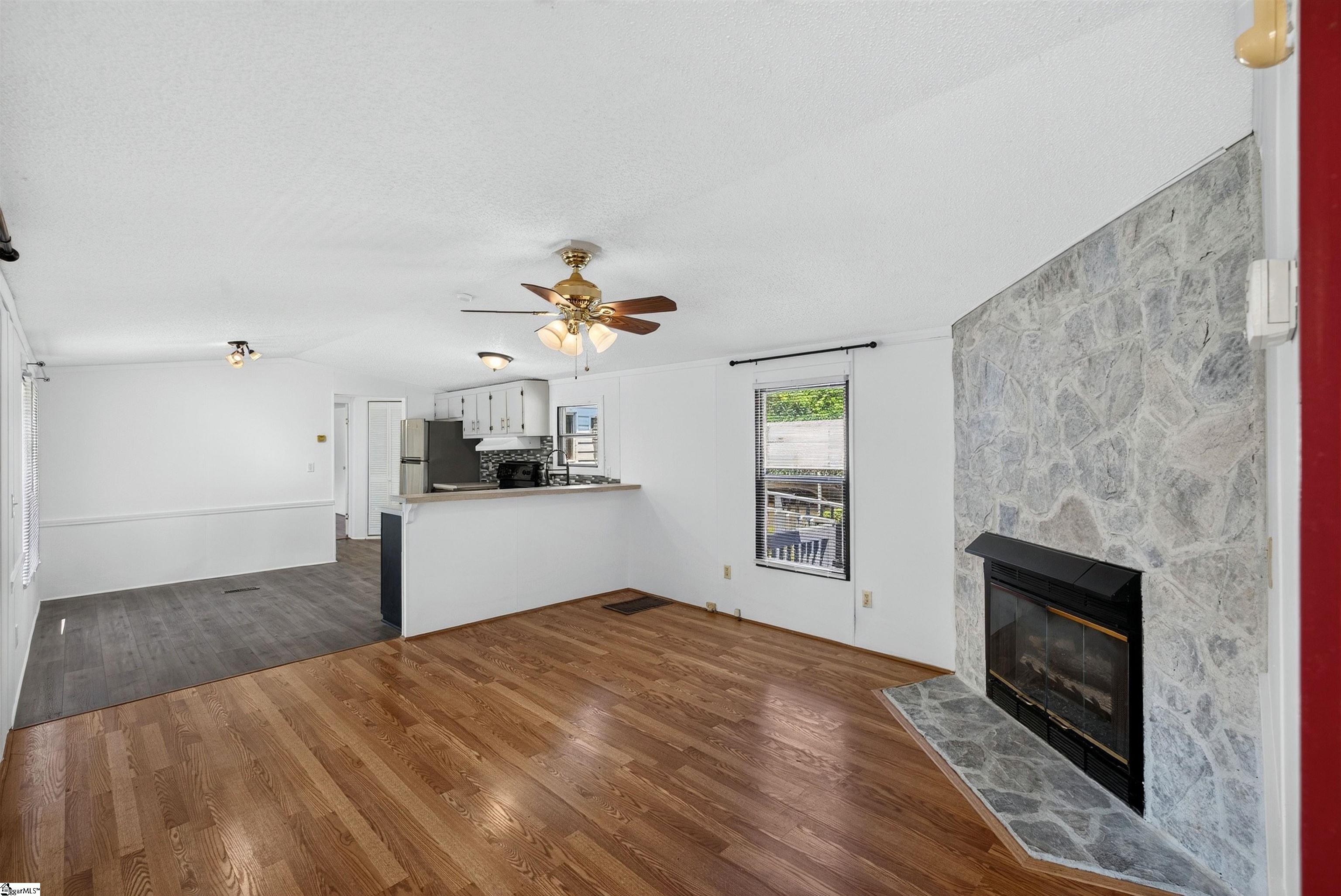 1599793 Property Photo 6