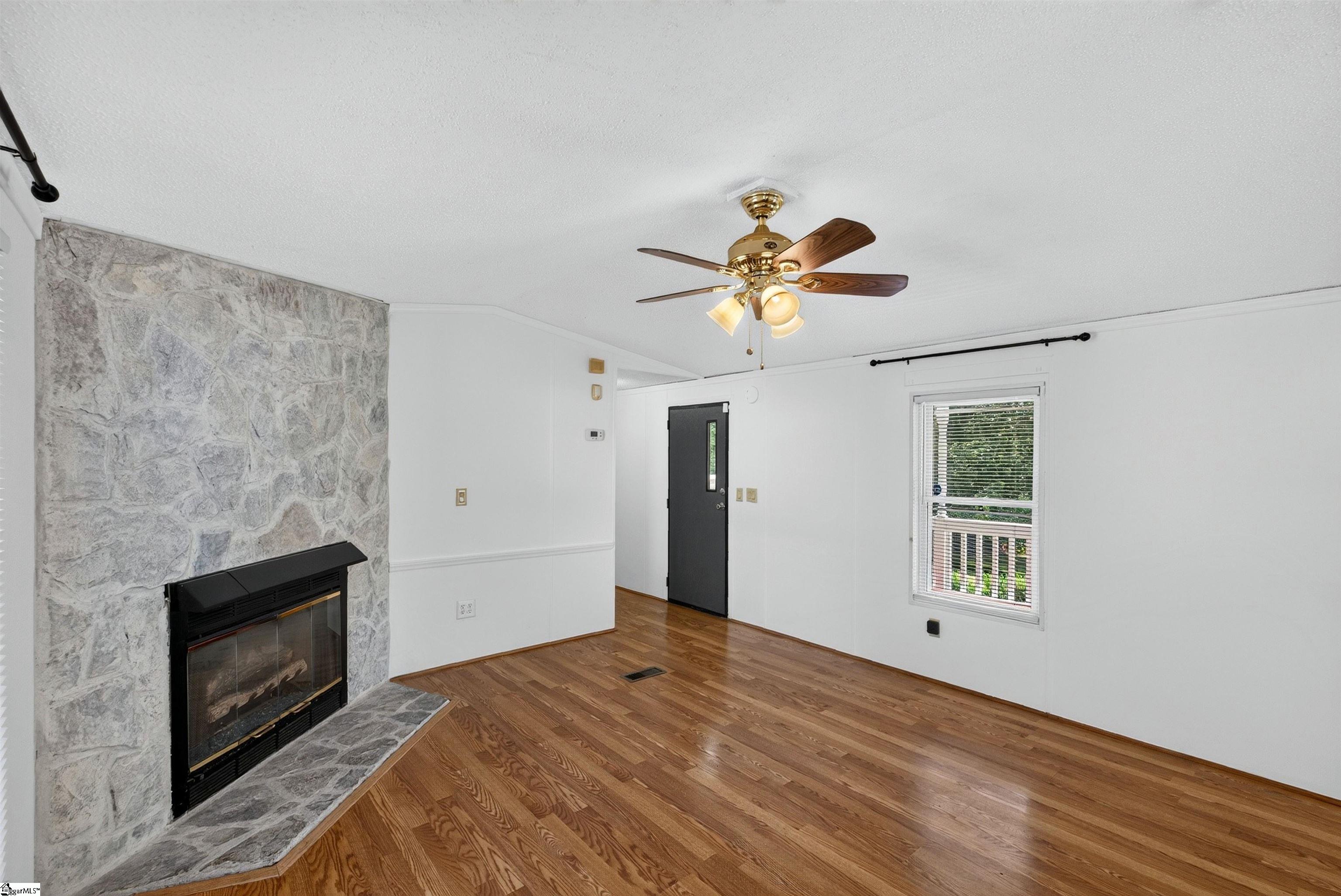 1599793 Property Photo 7