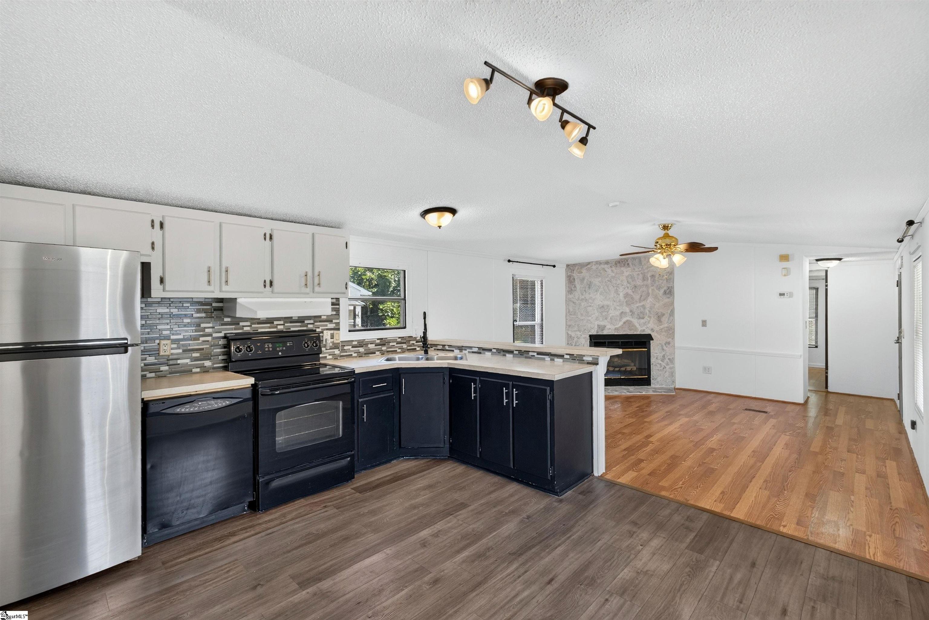 1599793 Property Photo 9
