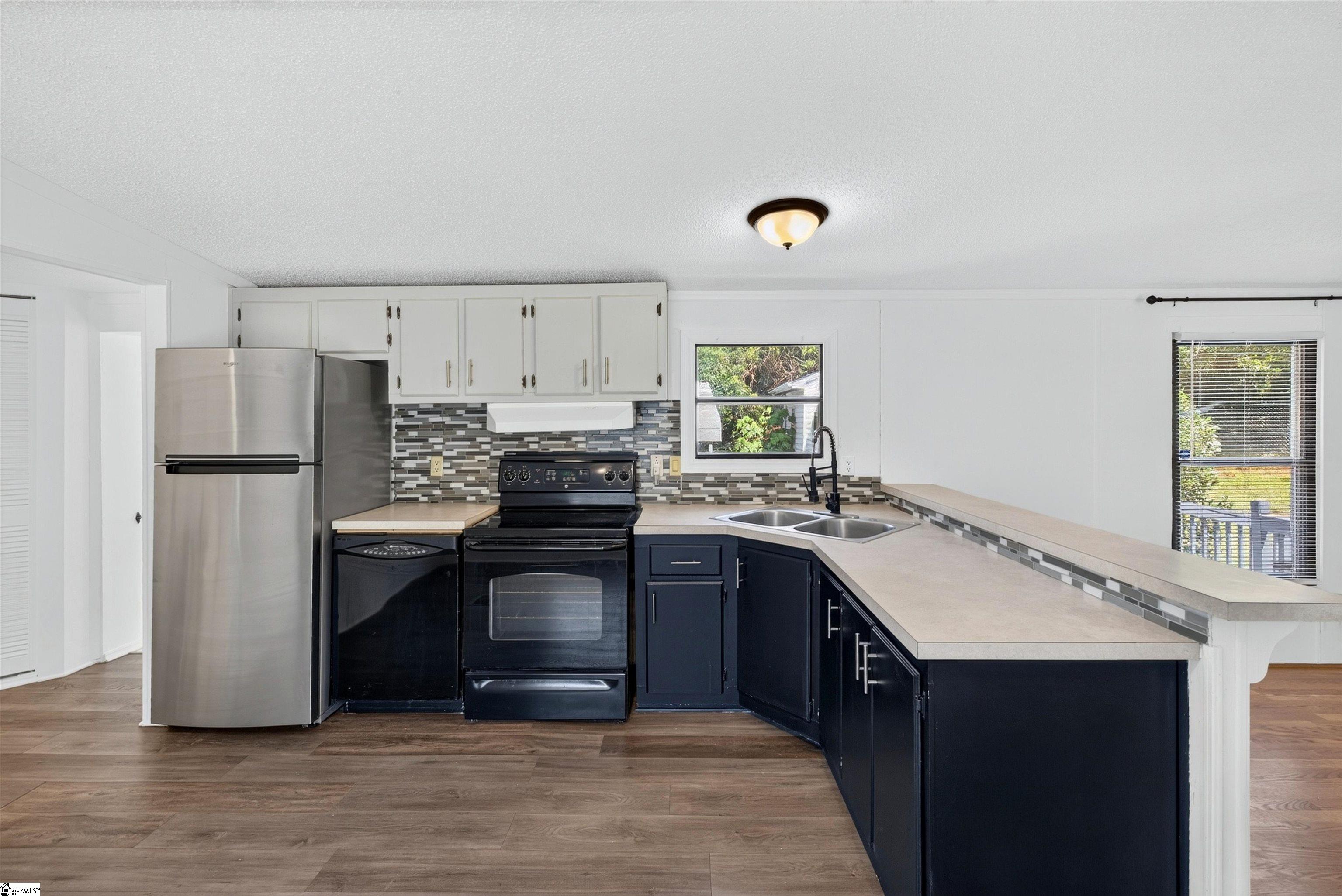 1599793 Property Photo 10