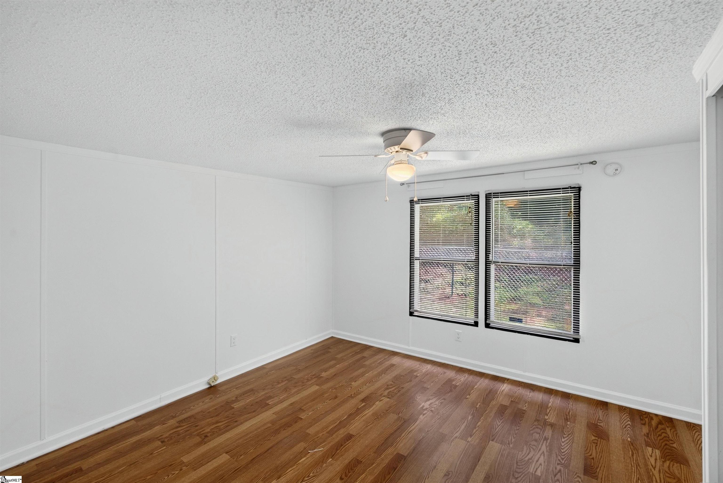 1599793 Property Photo 11
