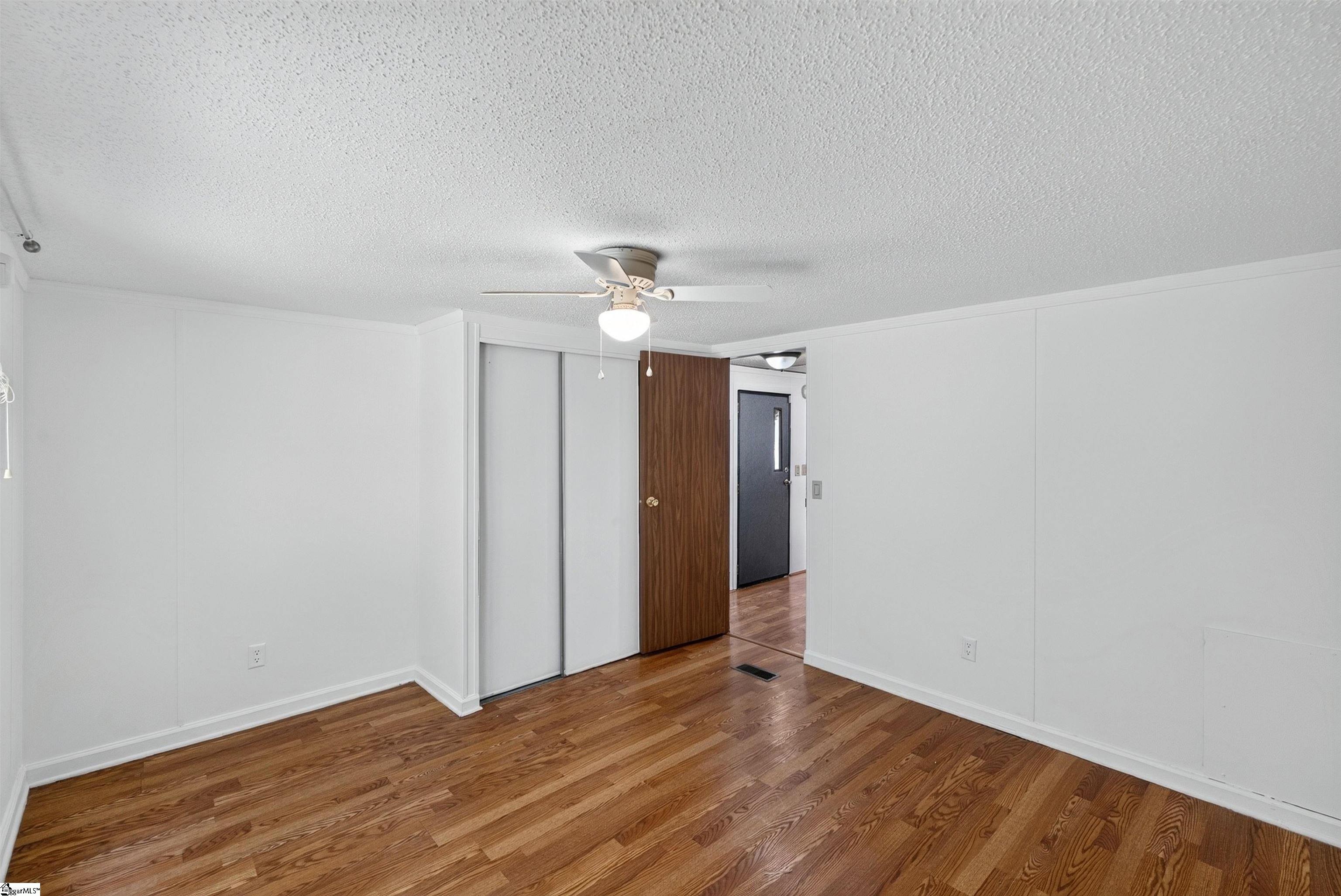 1599793 Property Photo 12