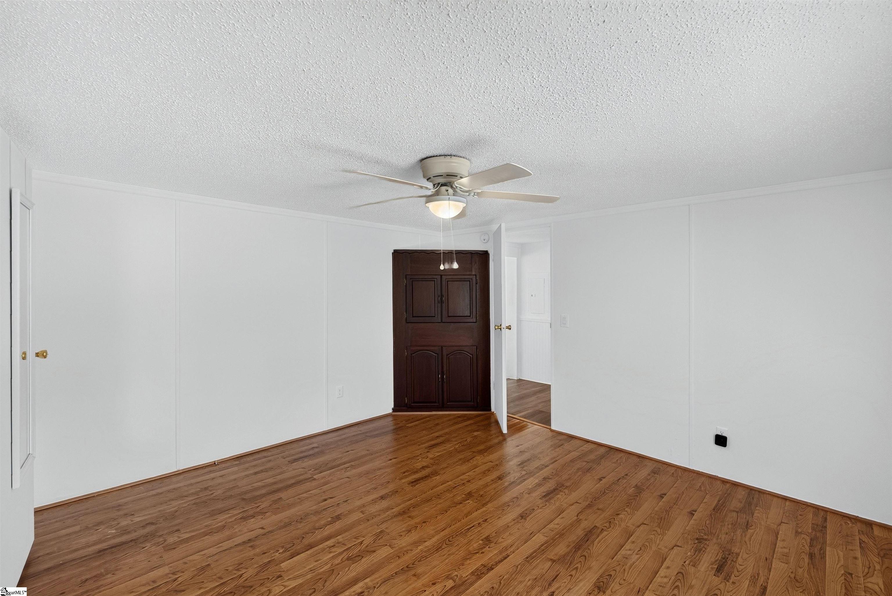 1599793 Property Photo 18